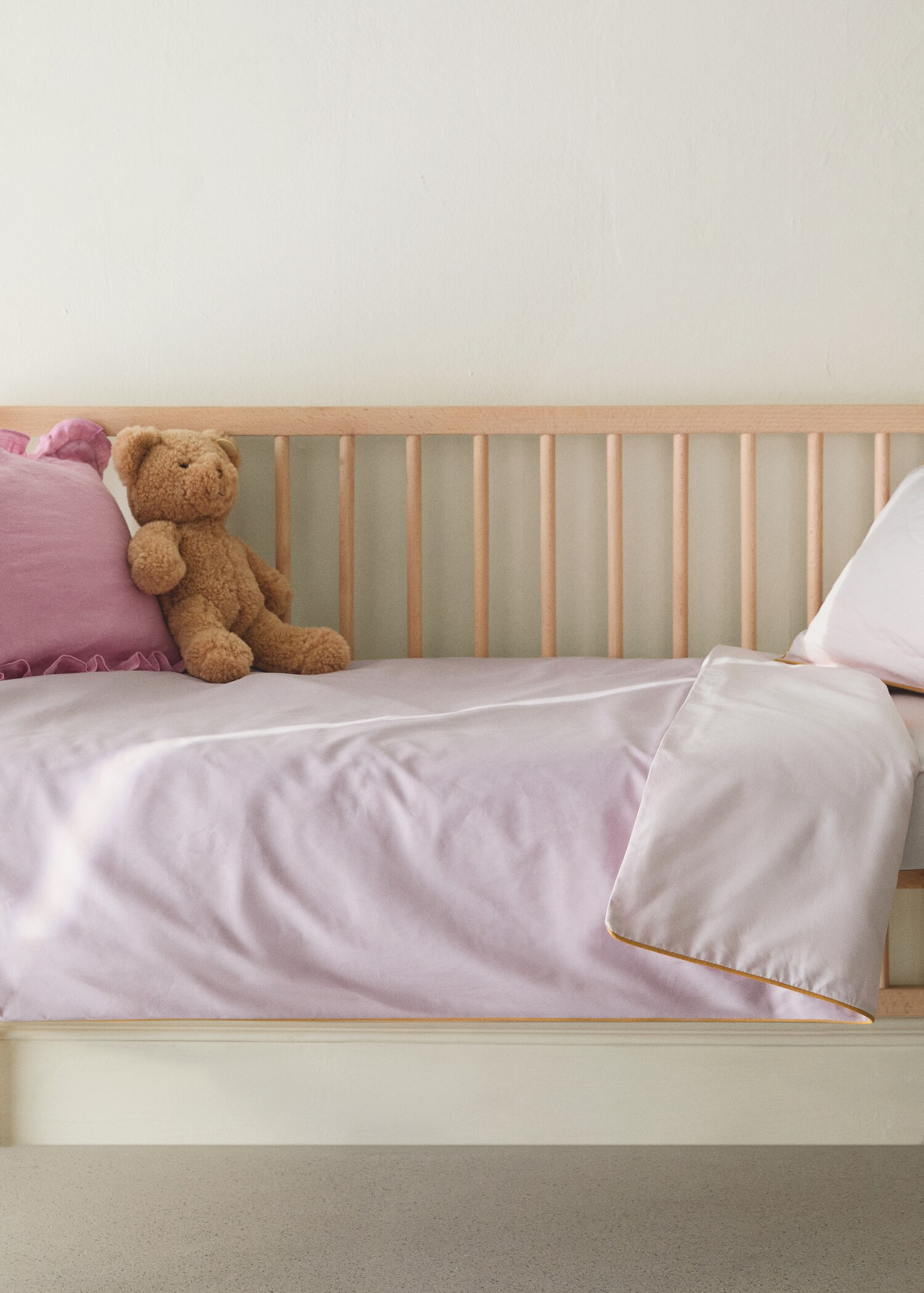 Reversible percale cotton duvet cover with contrasting piping for cot - General plane