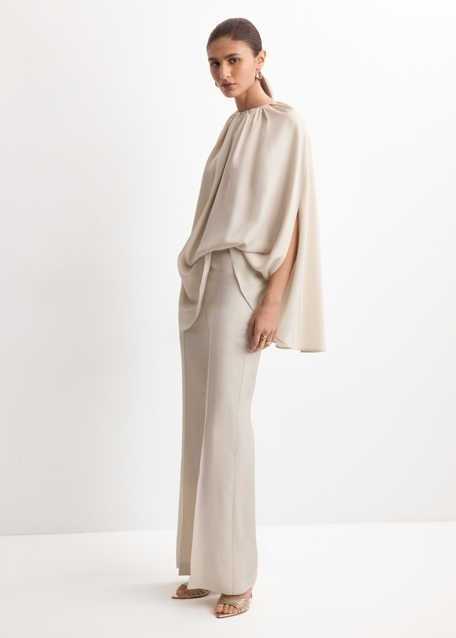 High-waist straight trousers - General plane