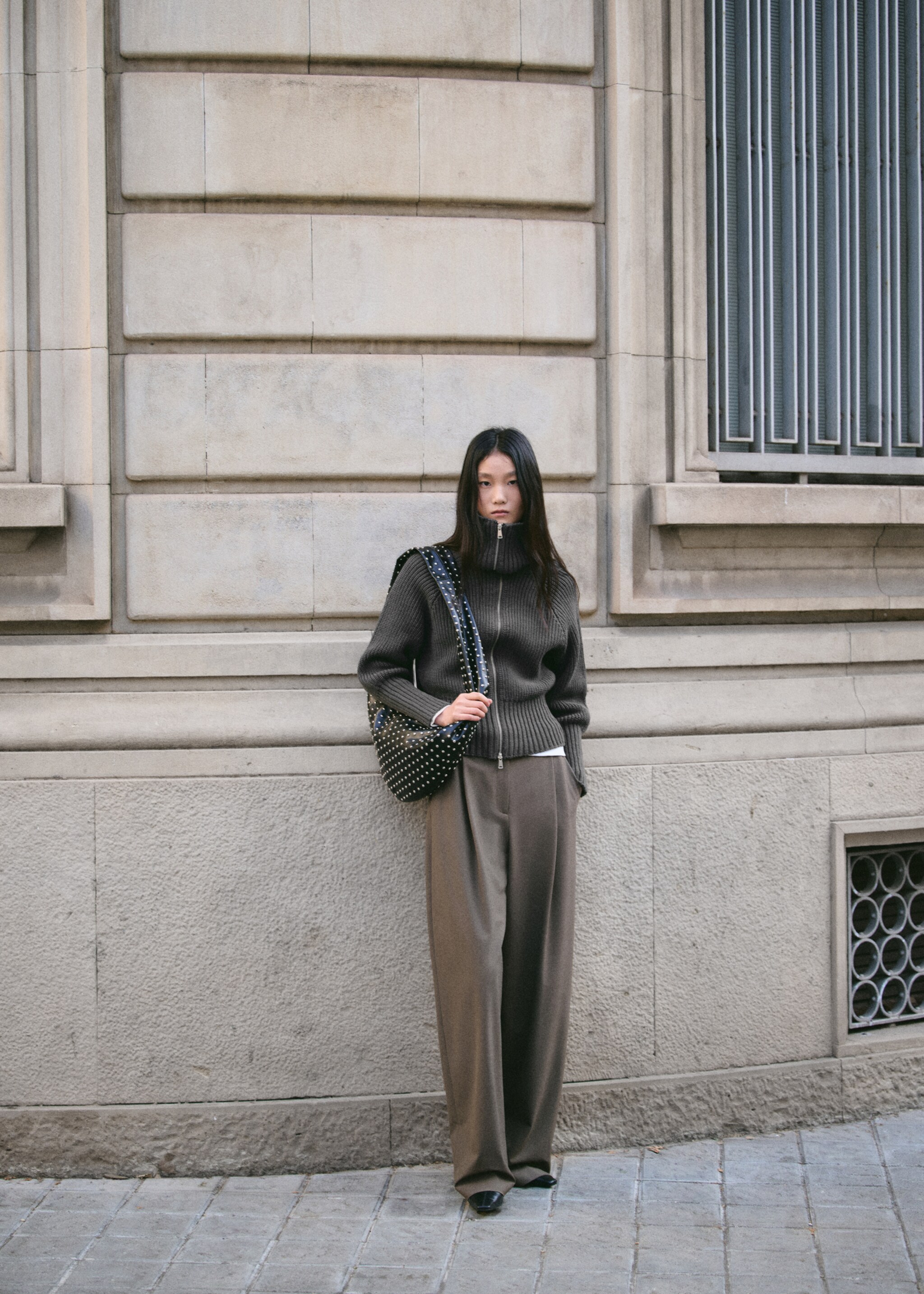 كارديجان محبوك بطيّة أمامية - رؤية عامة, فحمي. Ref: 27044100-00.