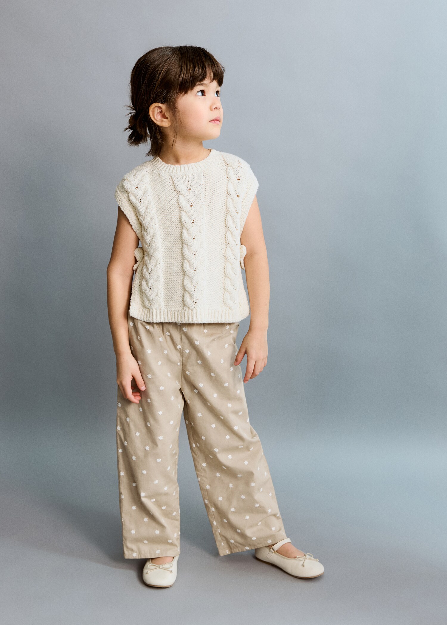 Pantalon paperbag brodé à fleurs - Plan général