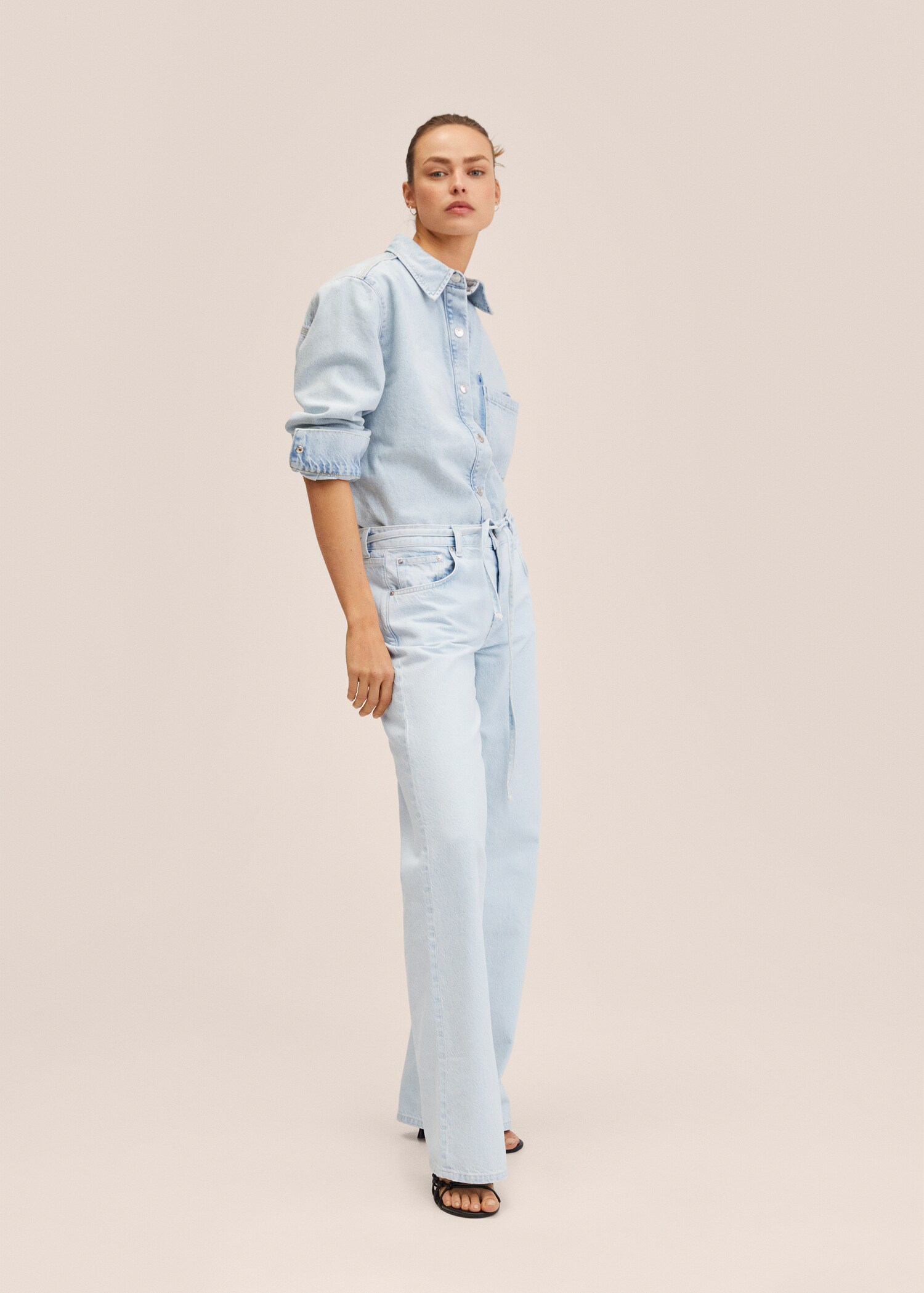 Wideleg-Jeans mit Gürtel - Allgemeine Ansicht
