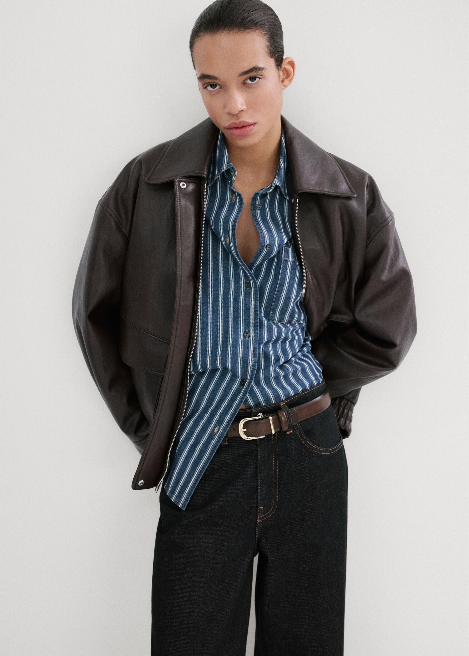 Buckle leather belt - General plane