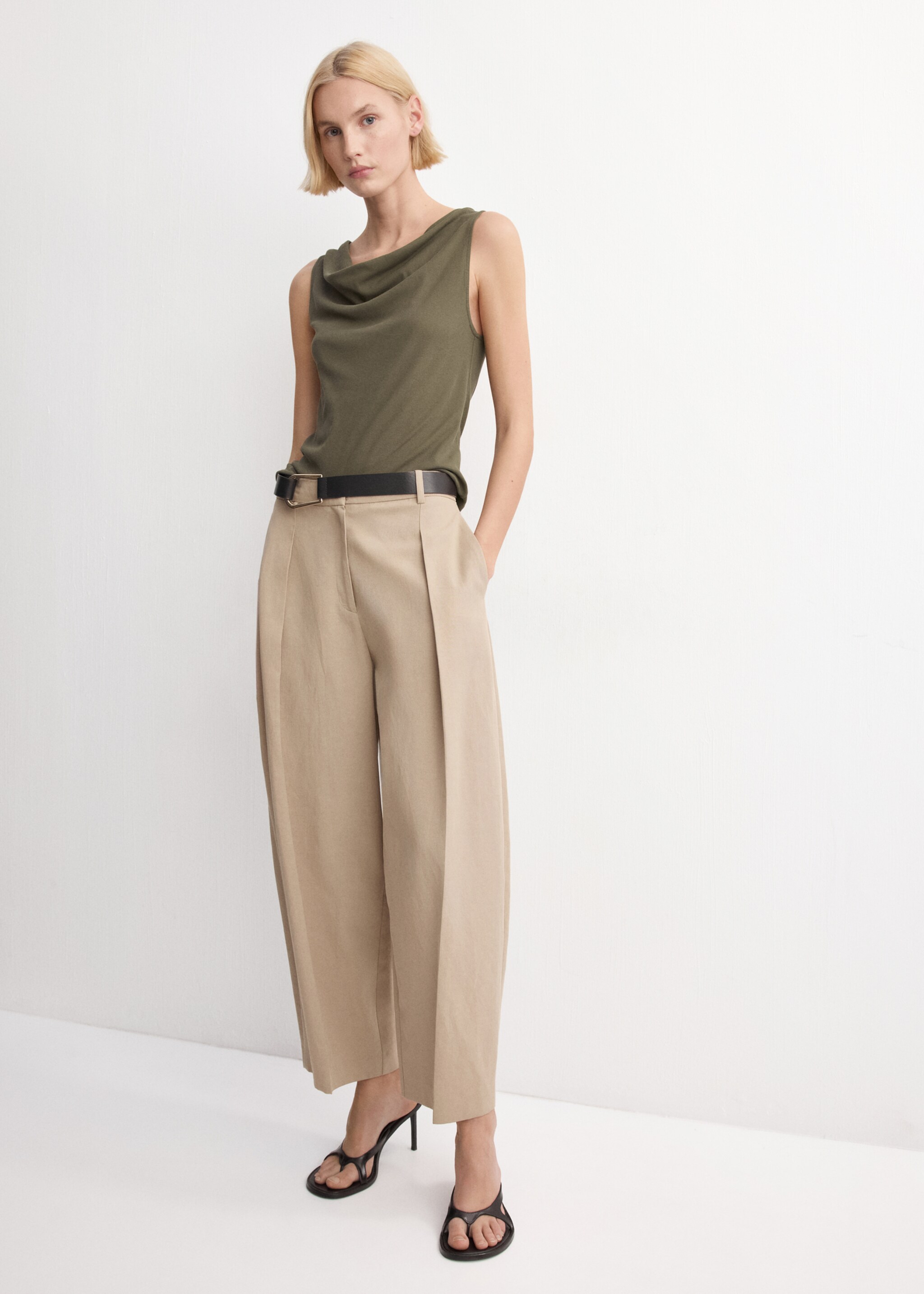 Fitted top with draped neckline - General plane, Khaki. Ref: 27045825-00.