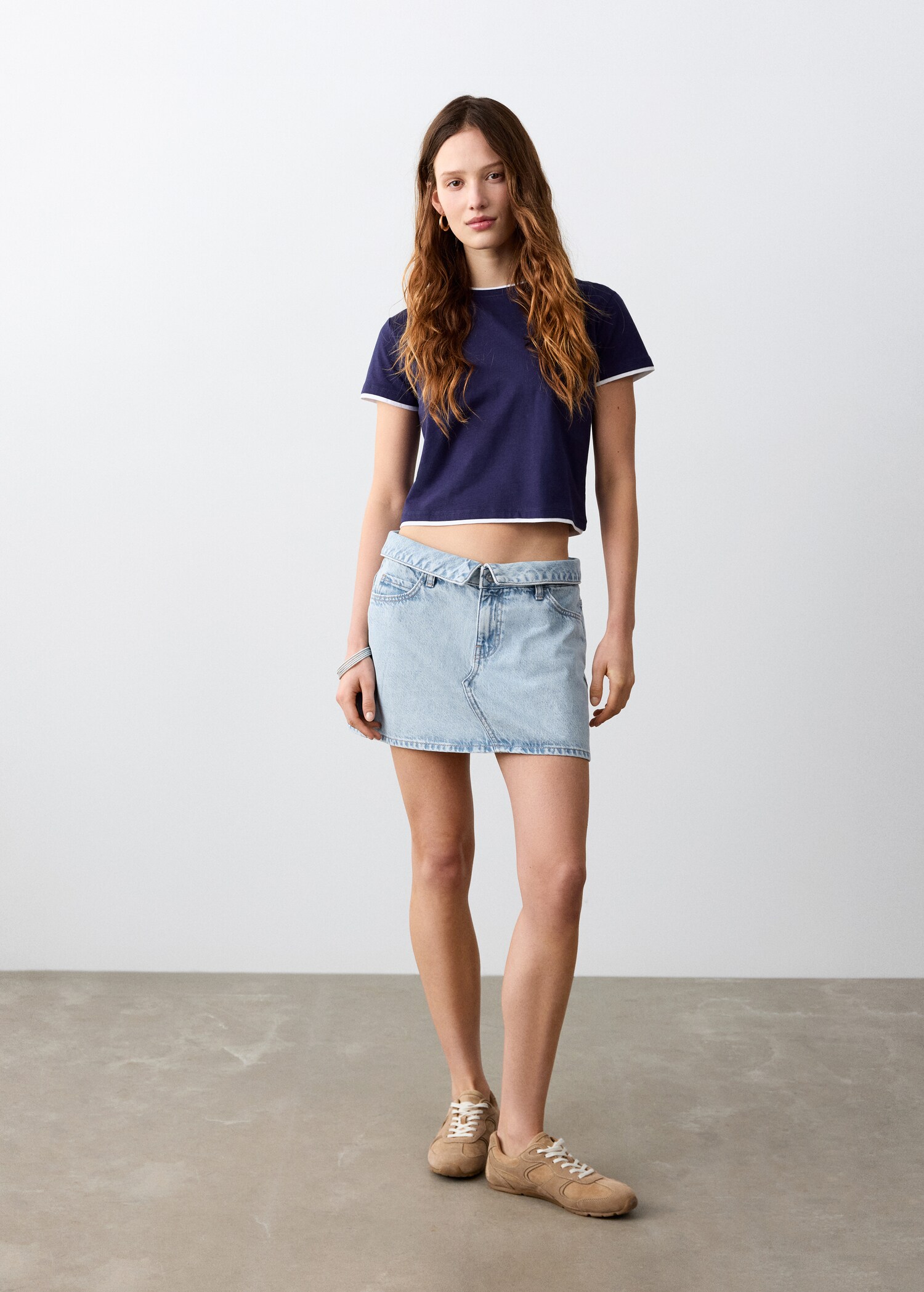 Falda vaquera detalle vuelta - Plano general