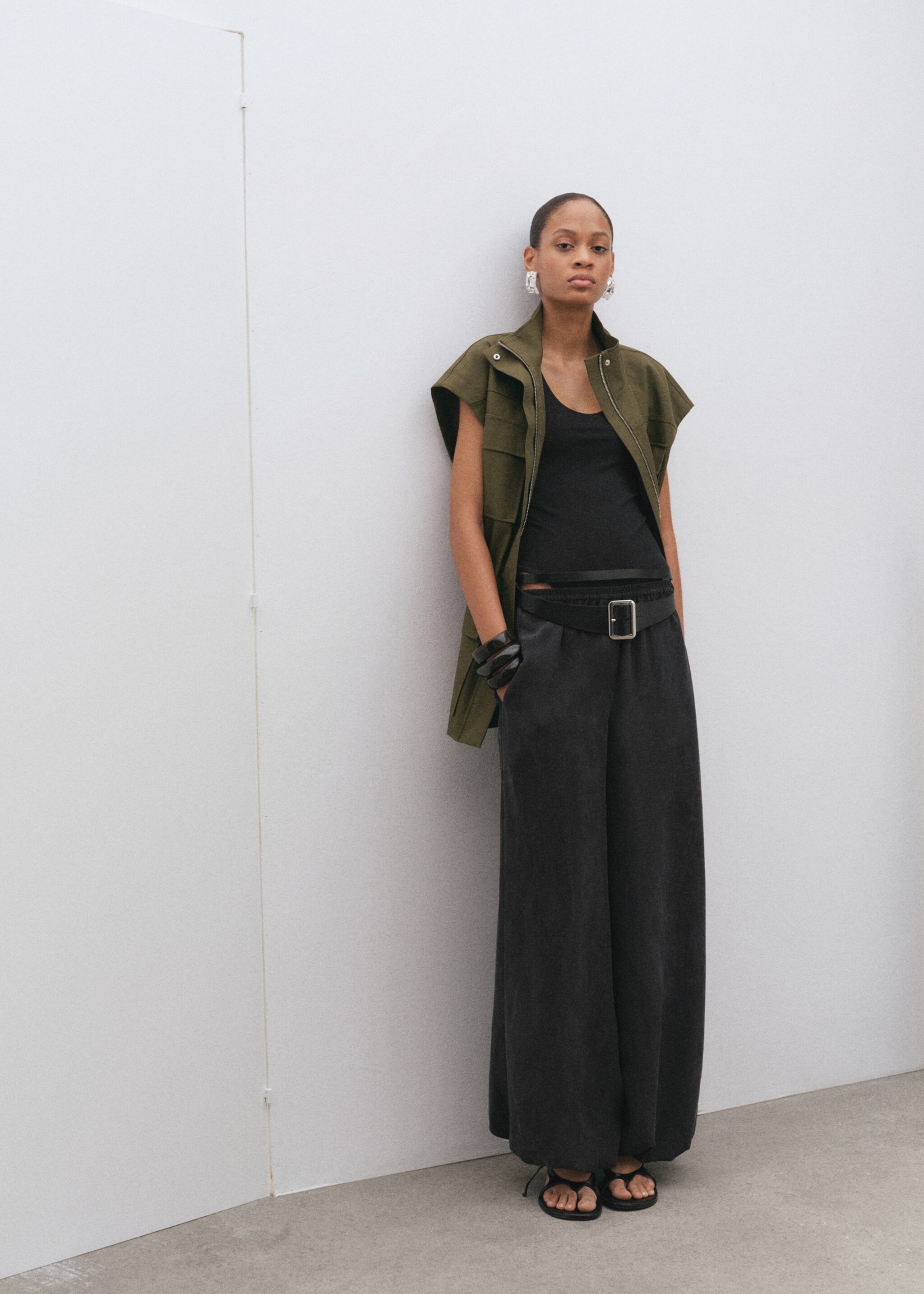 لباس للجسم يغطي الظهر - رؤية عامة, أسود. Ref: 27045996-00.