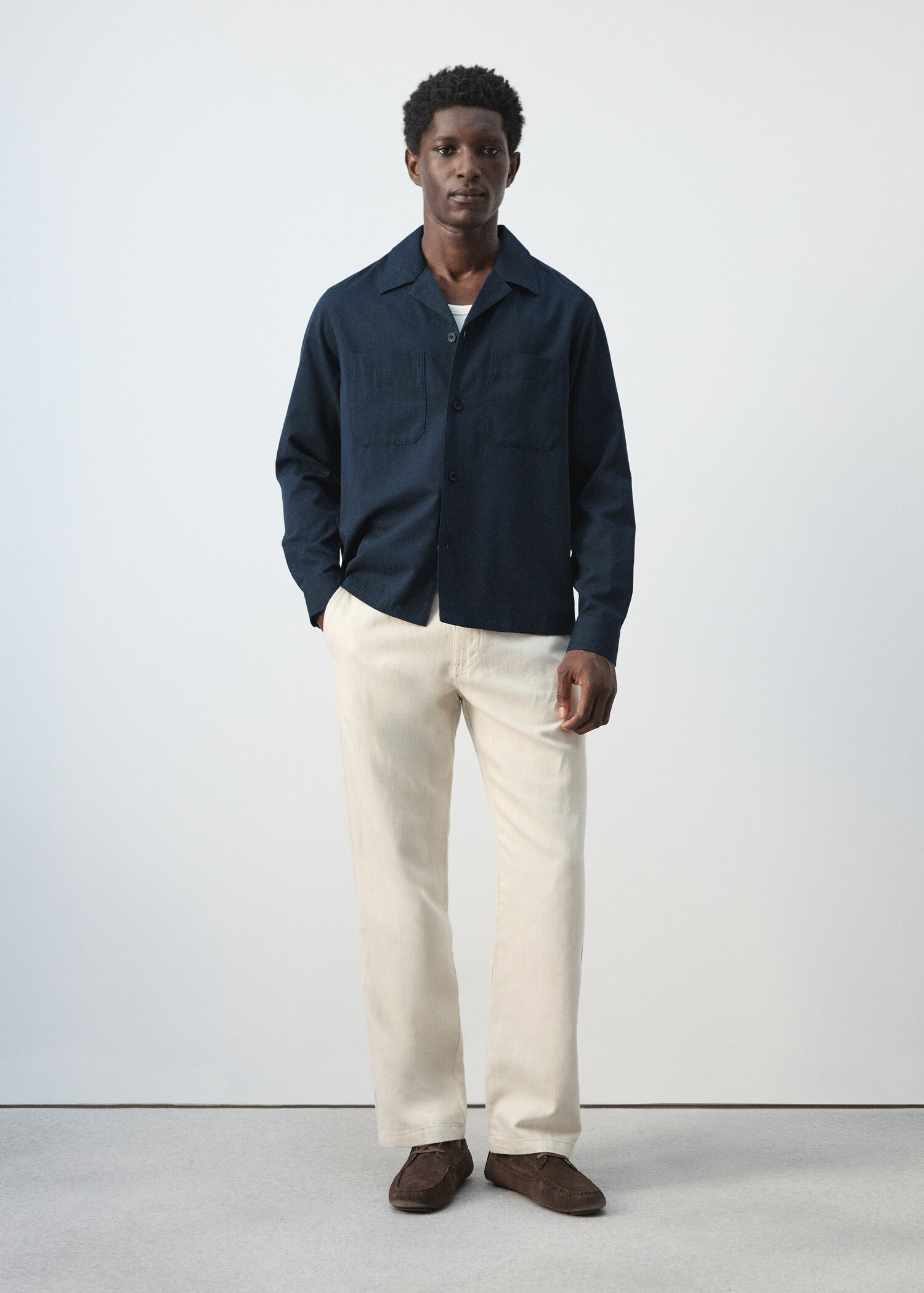 قميص علوي من القطن بياقة بولينغ - رؤية عامة