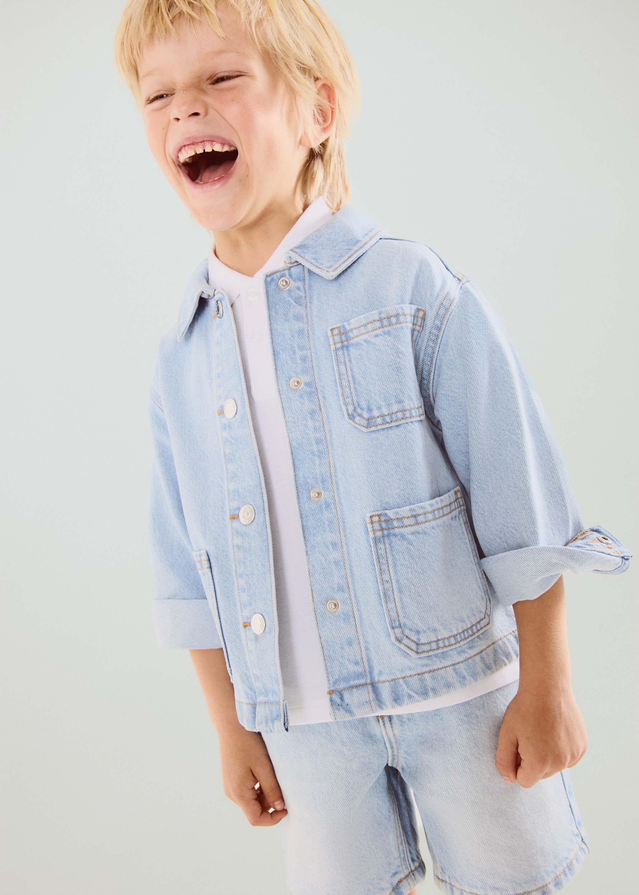 Denim jacket pockets - General plane, Light Blue. Ref: 27046731-00.