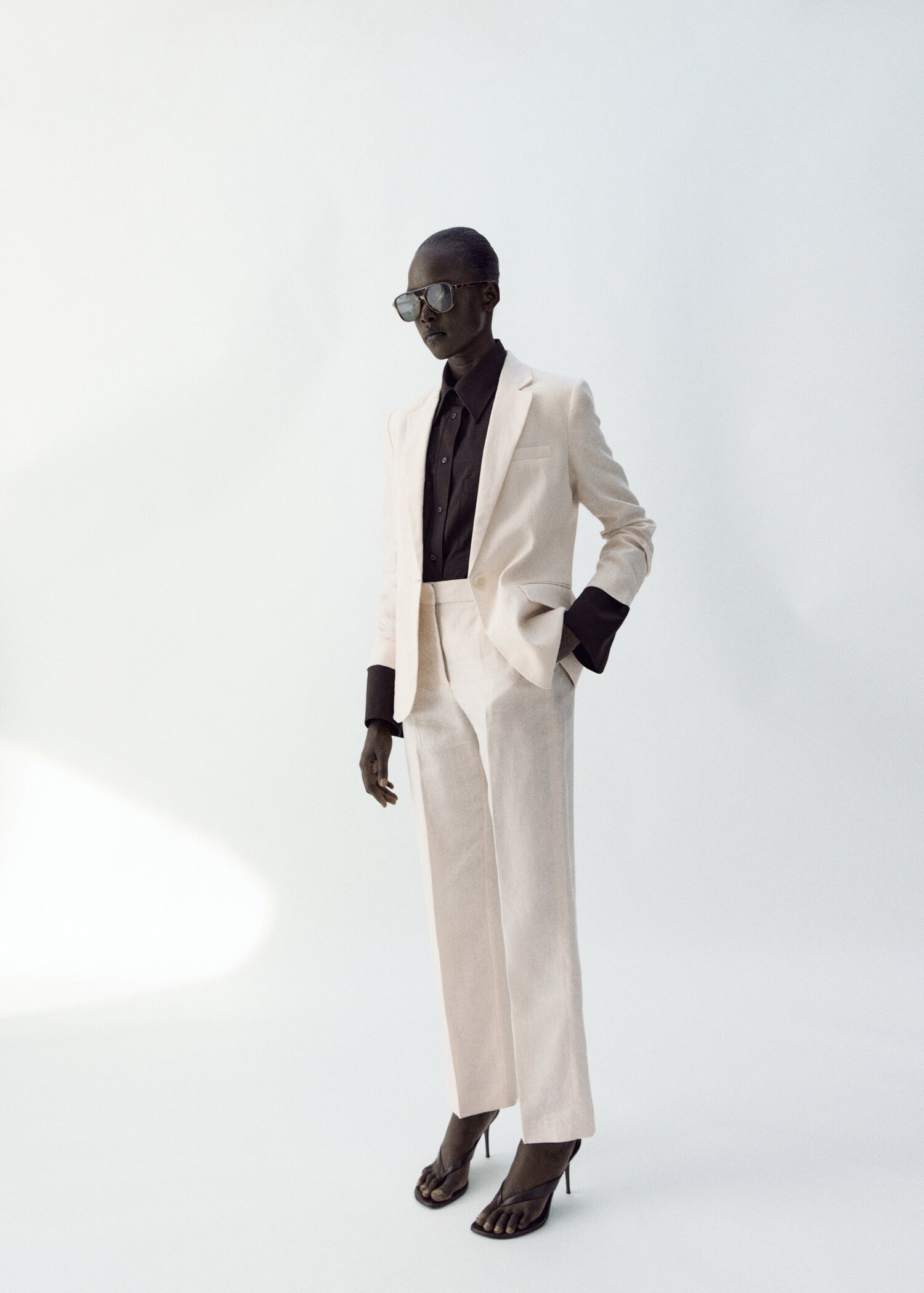 سروال بدلة من الكتان - رؤية عامة