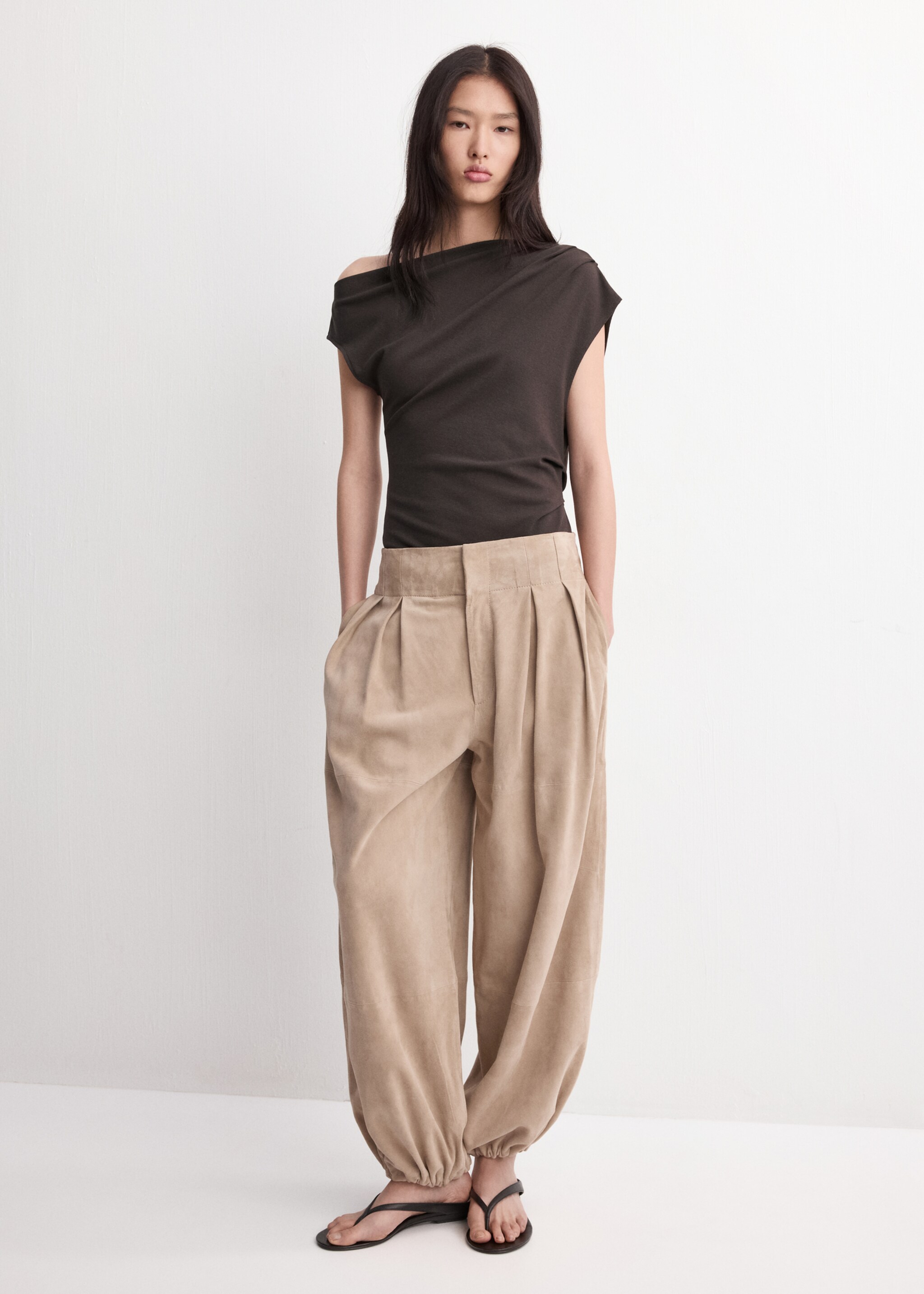 Asymmetric ruched top - General plane, Chocolate. Ref: 27047167-00.