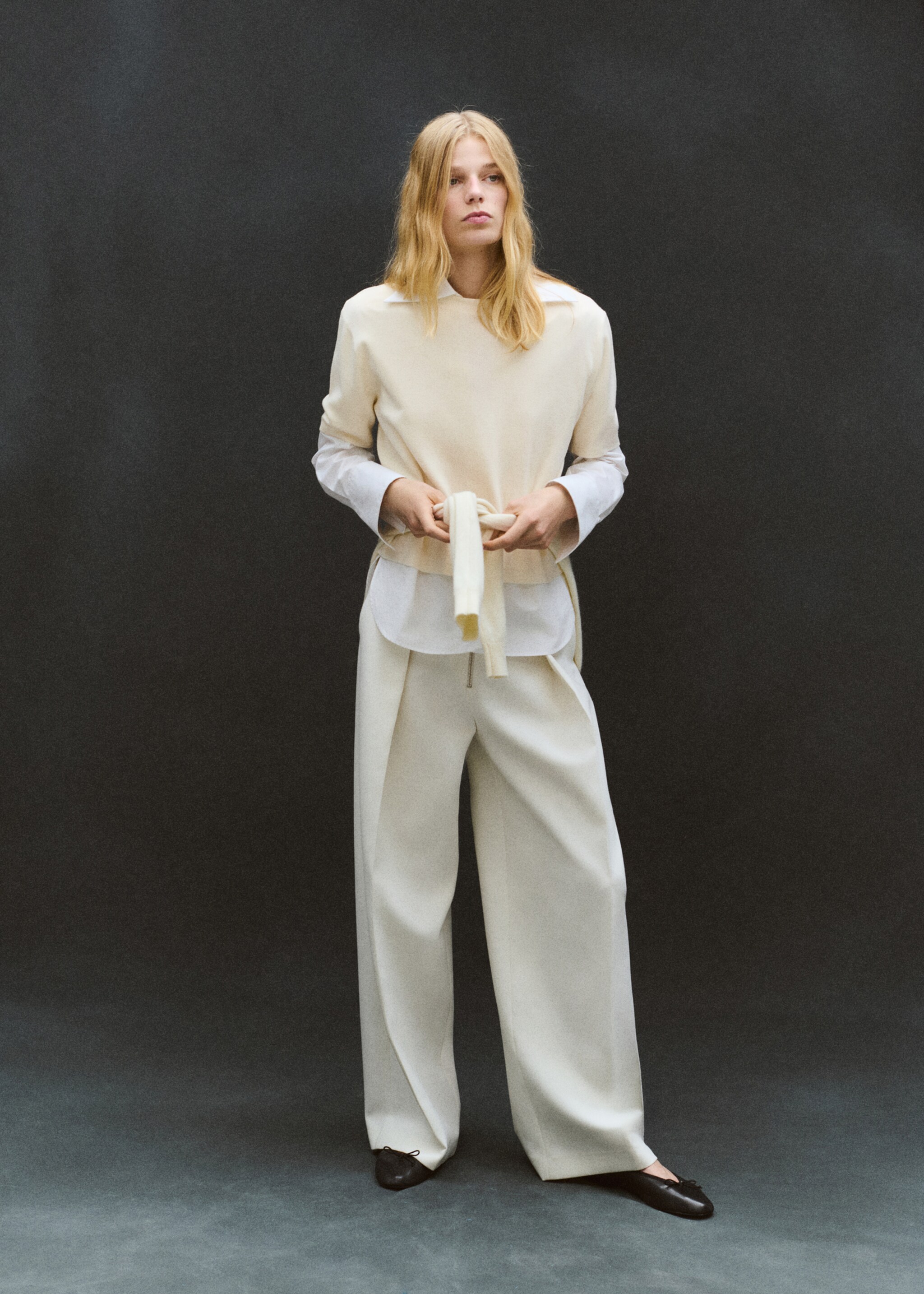 سترة صوفية بأكمام قصيرة - رؤية عامة, بيج فاتح. Ref: 27051192-00.