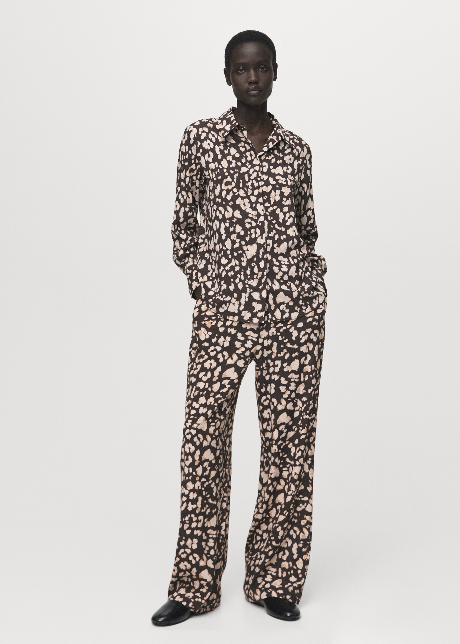 Straight-cut animal-print blouse - General plane
