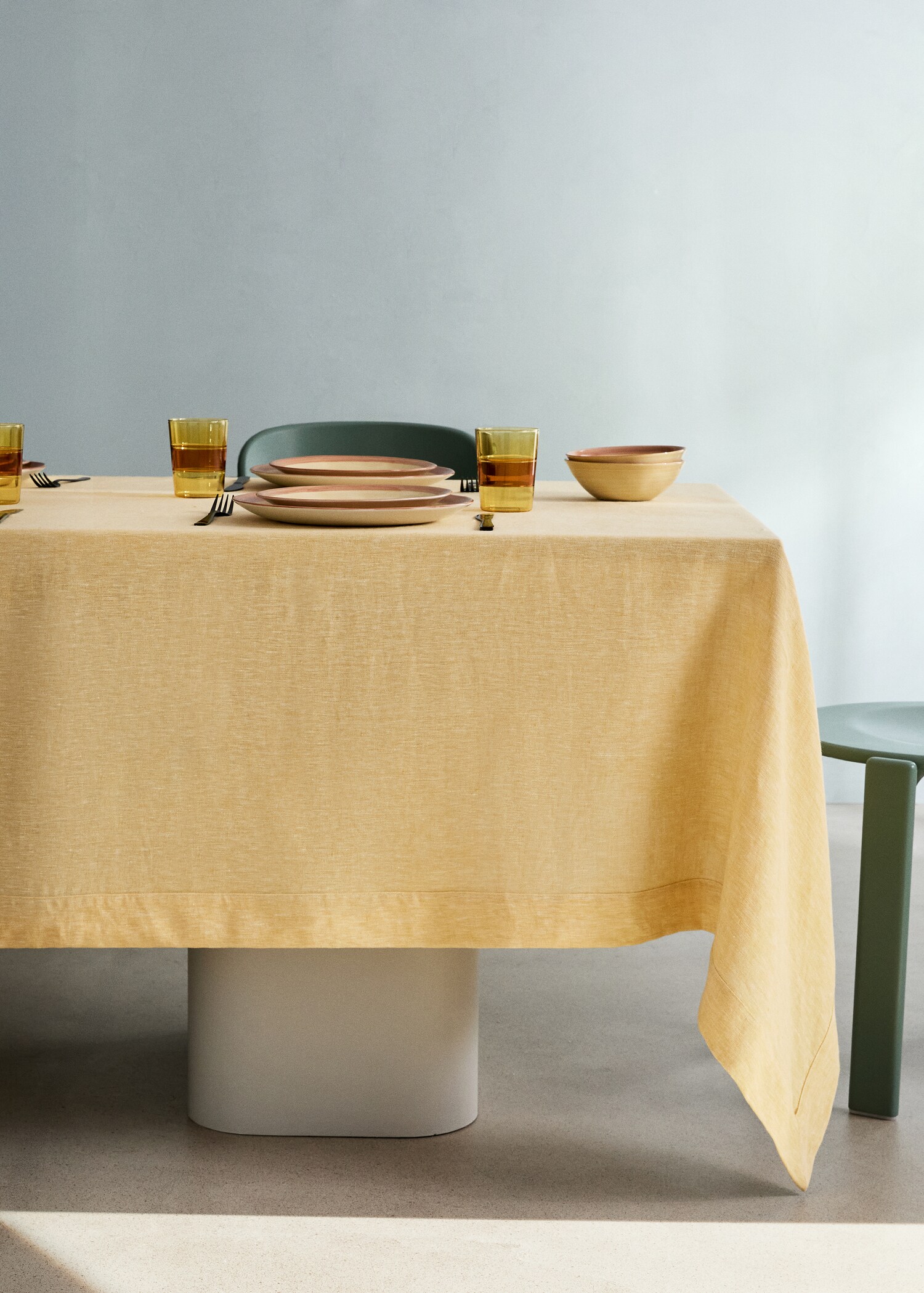 100% linen melange effect tablecloth for 6 to 8 guests - General plane