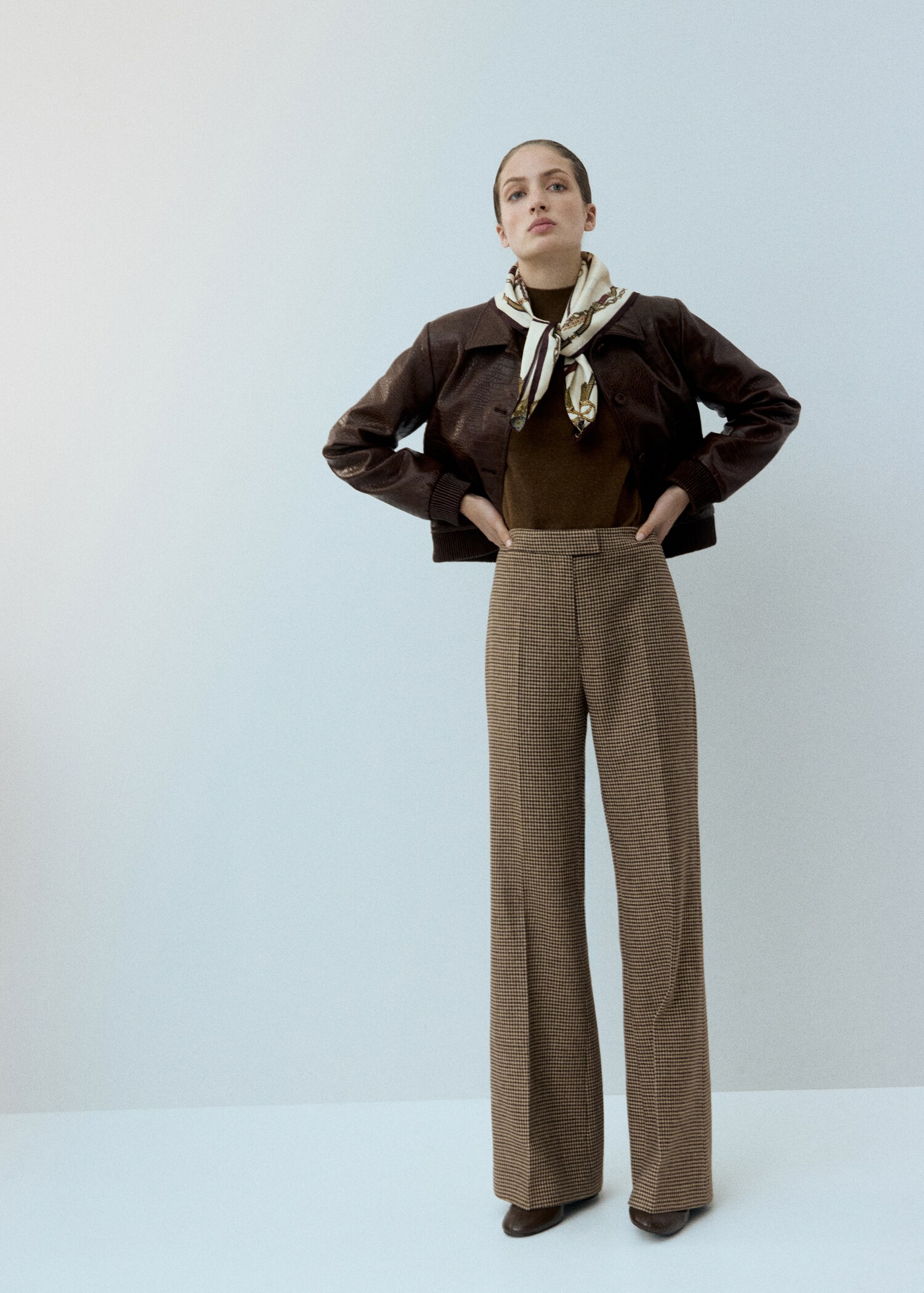 Pantalón mezcla lana pata de gallo - Plano general