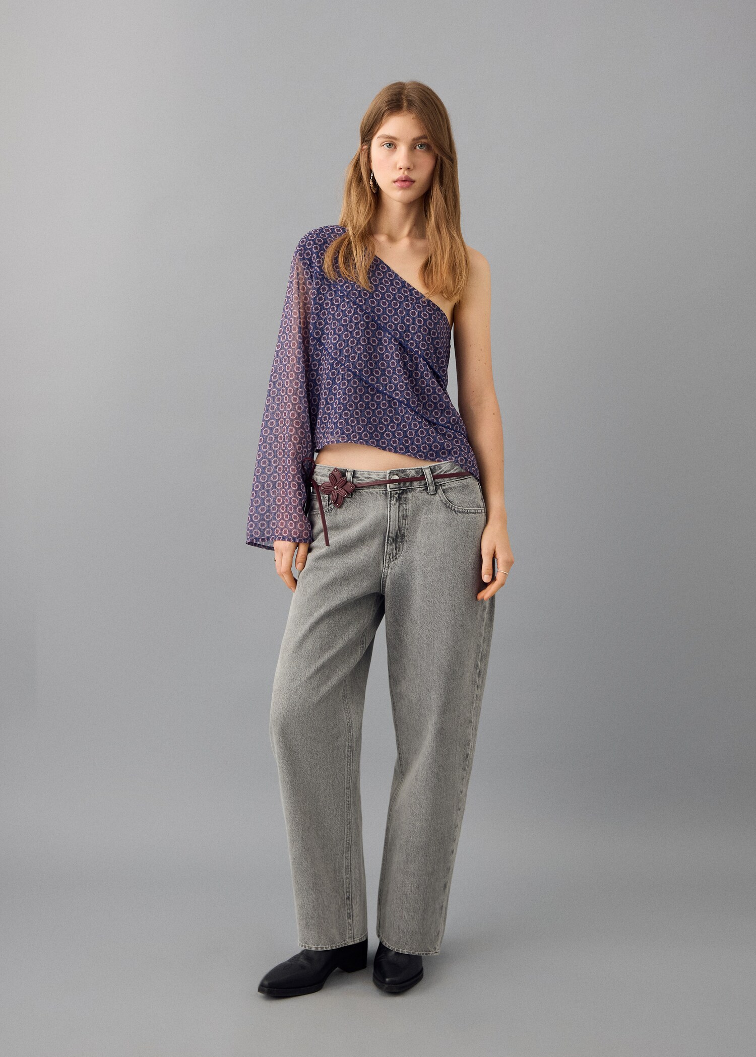 Asymmetrical printed blouse - General plane