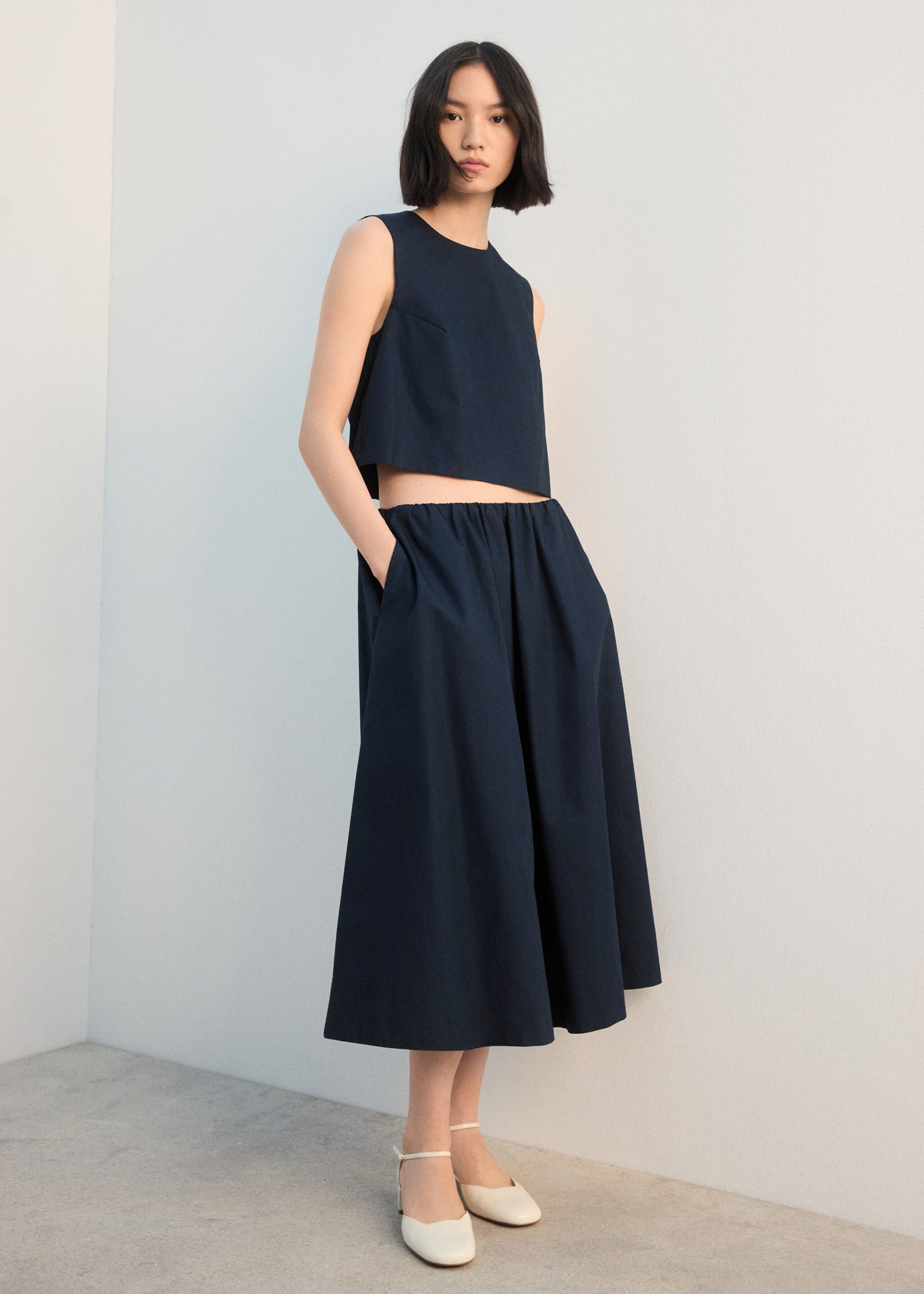 Buttoned crop top - General plane, Navy. Ref: 27052538-00.