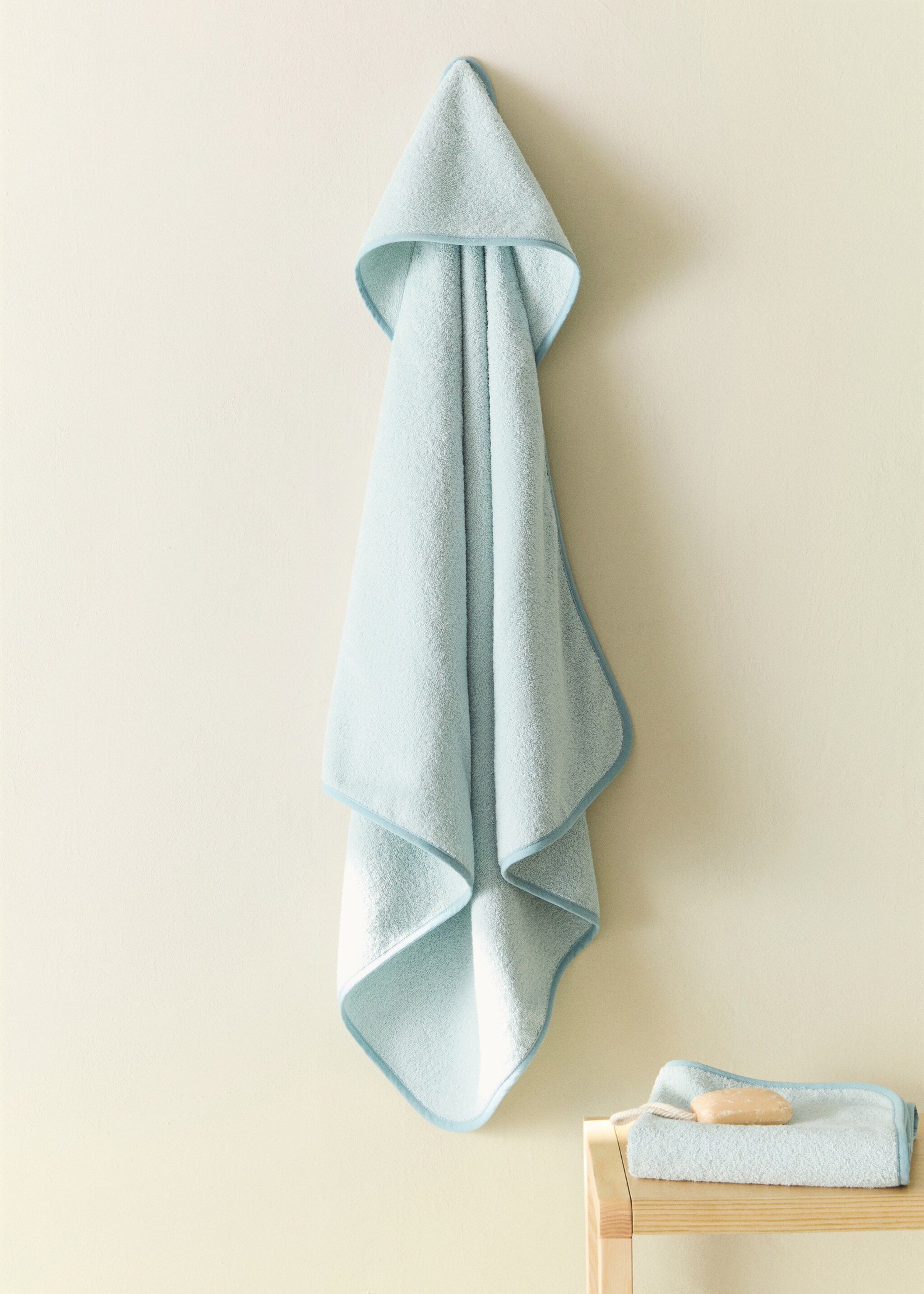 Children's bath cape with contrasting trim - General plane, Mint Green. Ref: 27052934-00.