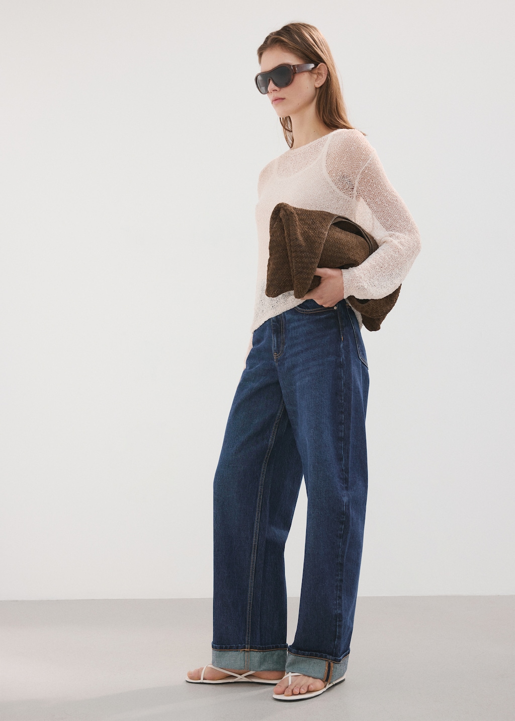 Balloon jeans with cuffed hem
