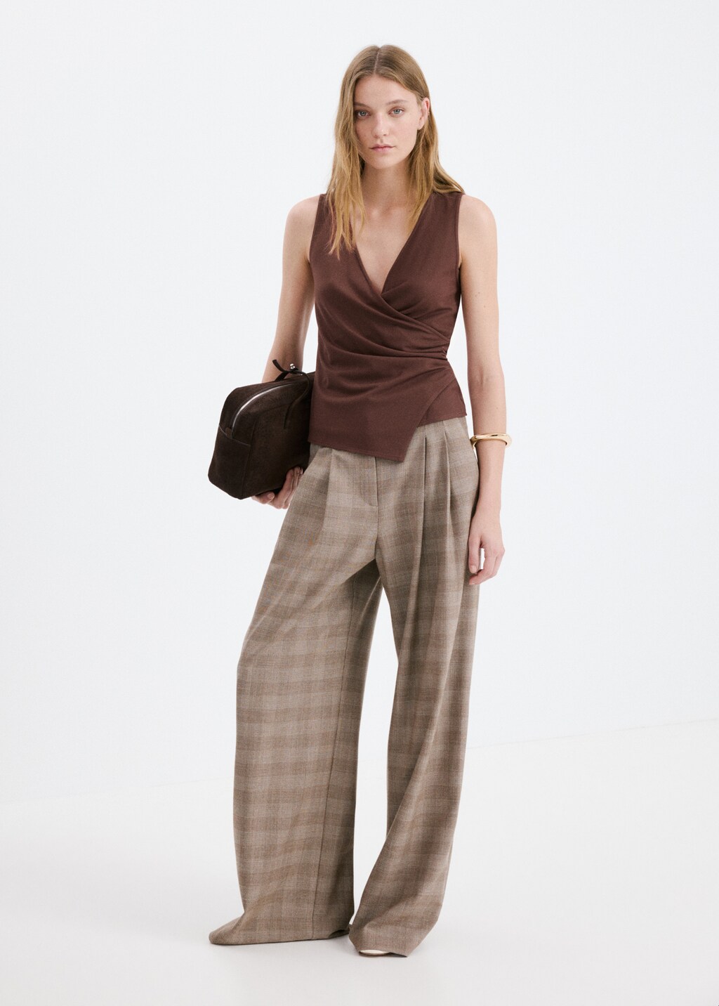 Asymmetrical crossover top