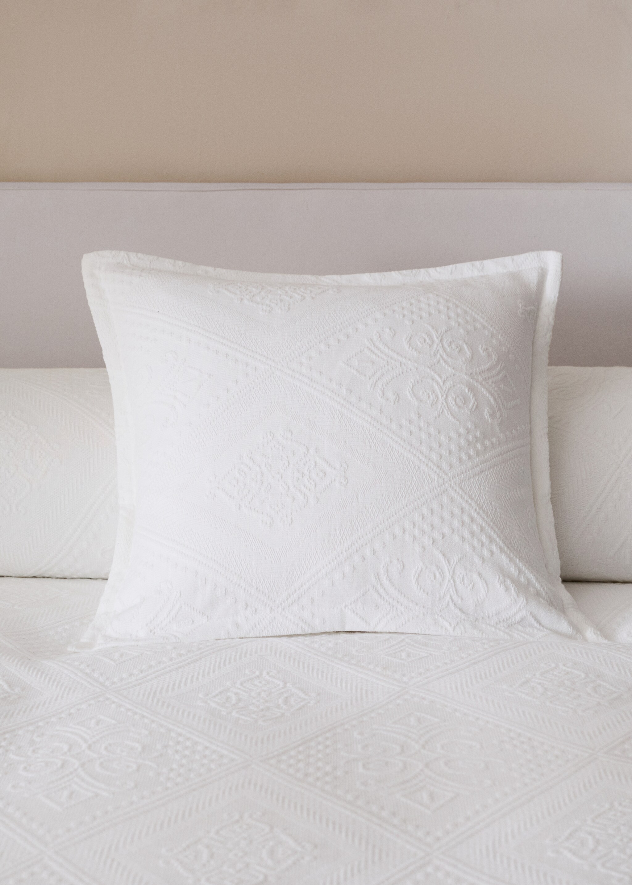Pre-shrunk jacquard cushion cover 300 g, 50x50 cm - General plane, White. Ref: 27053741-00.