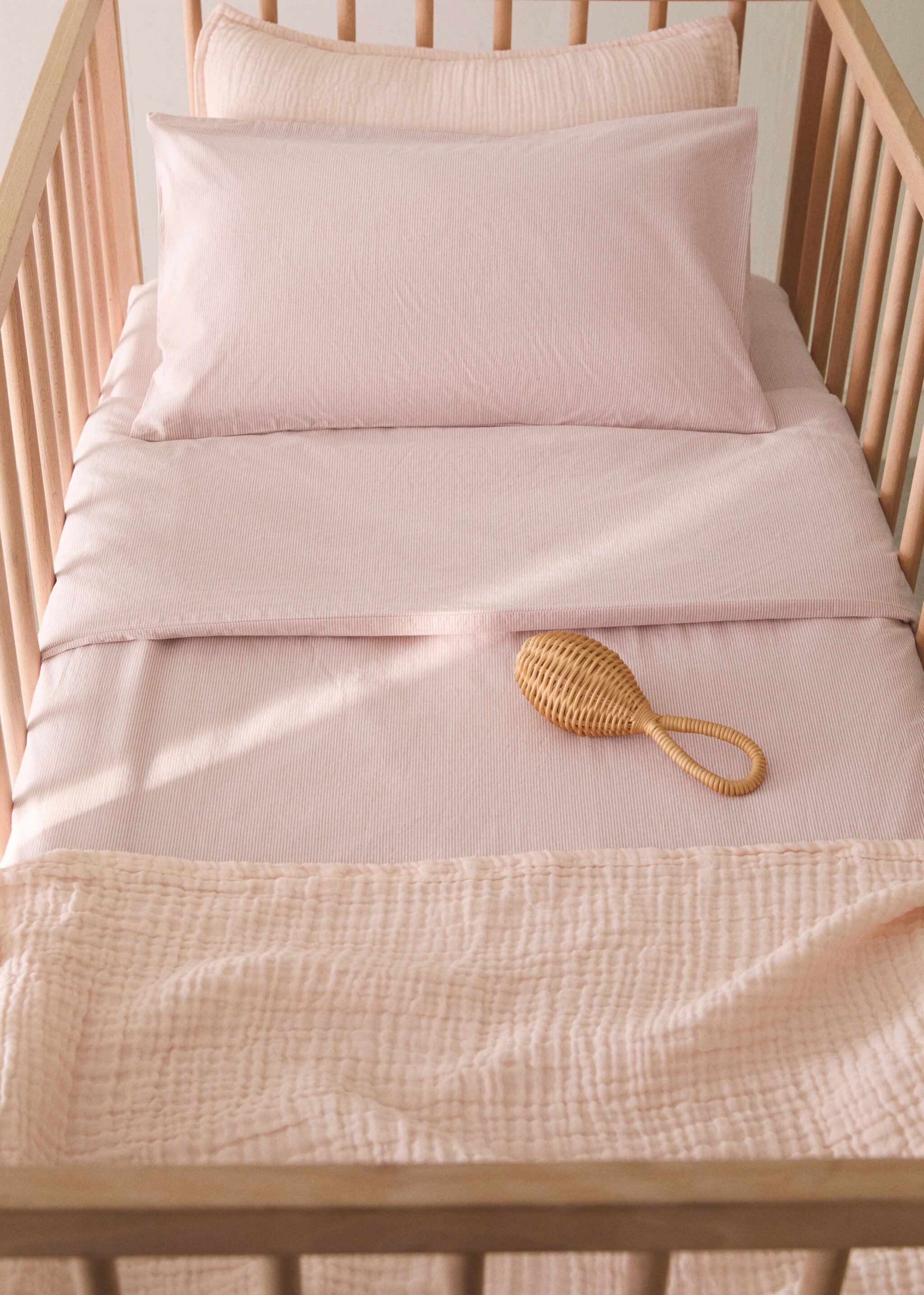 Cot bed duvet cover with fine striped yarn-dyed cotton - General plane, Grapefruit. Ref: 27054057-00.
