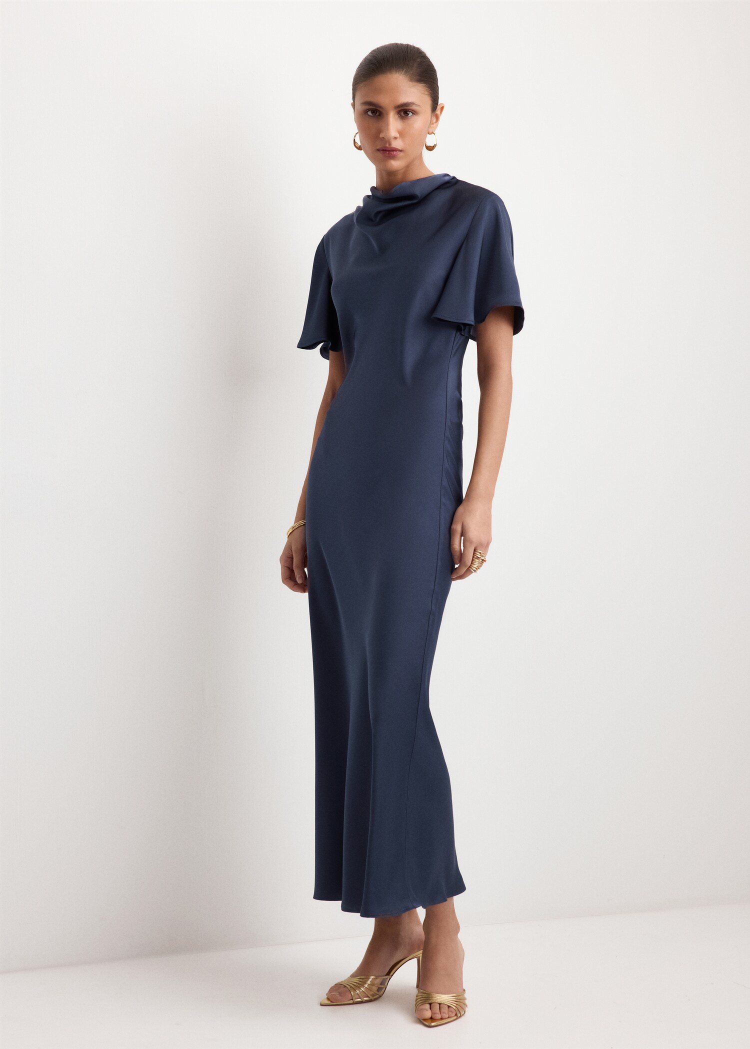 Long dress with draped neck - General plane