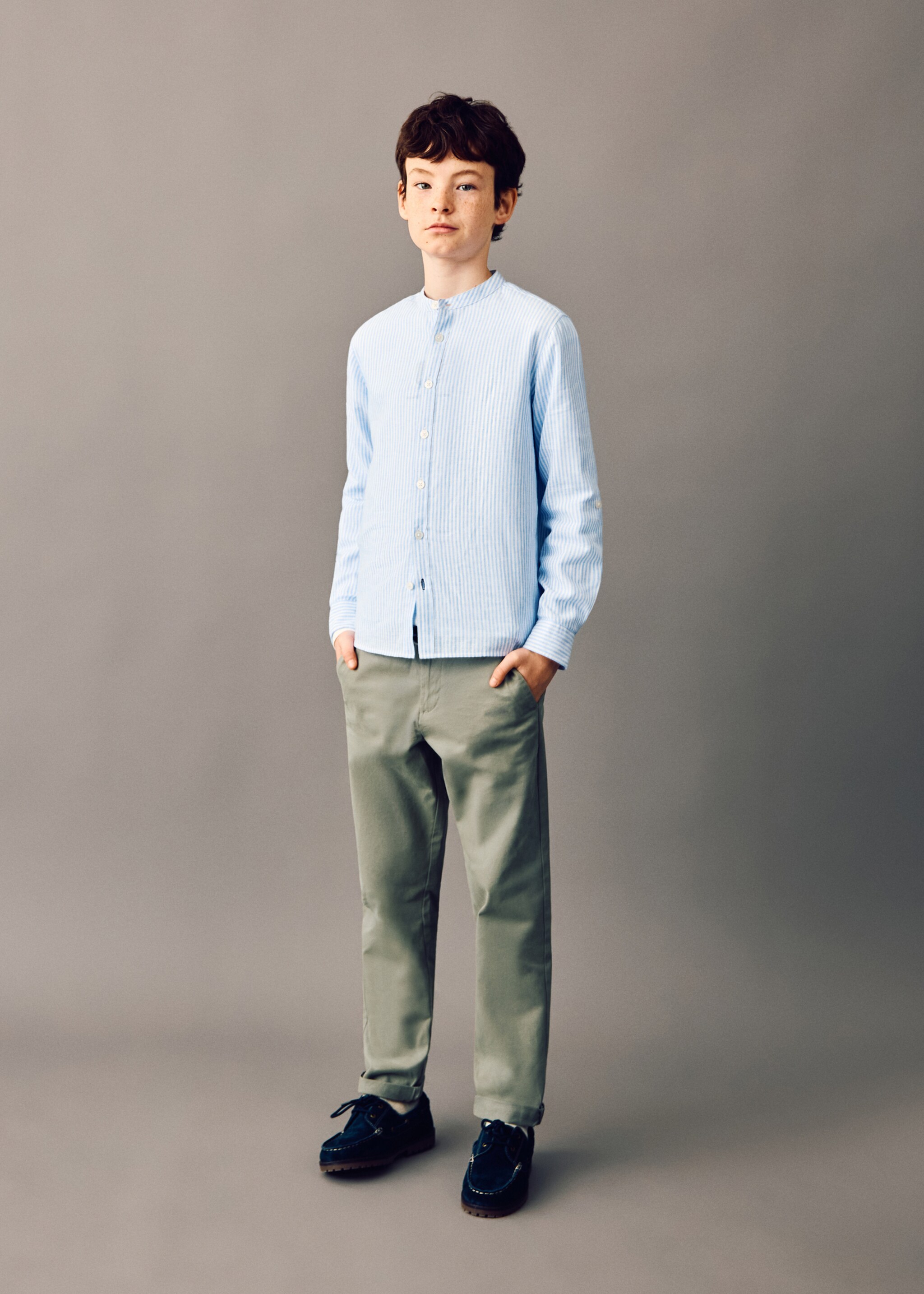 Chino trousers with turn-up hem - General plane, Khaki. Ref: 27054403-00.