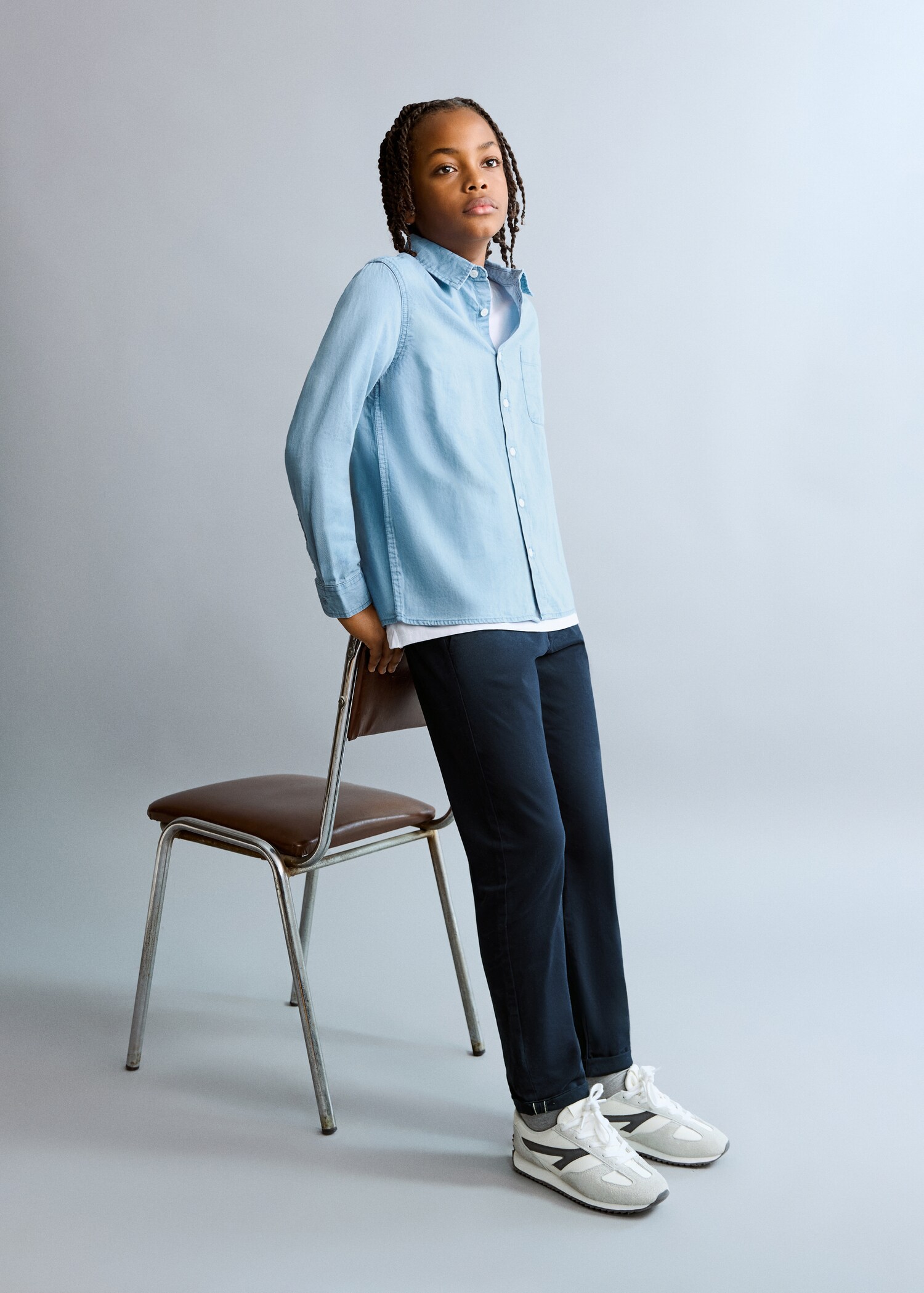 Chino trousers with turn-up hem - General plane