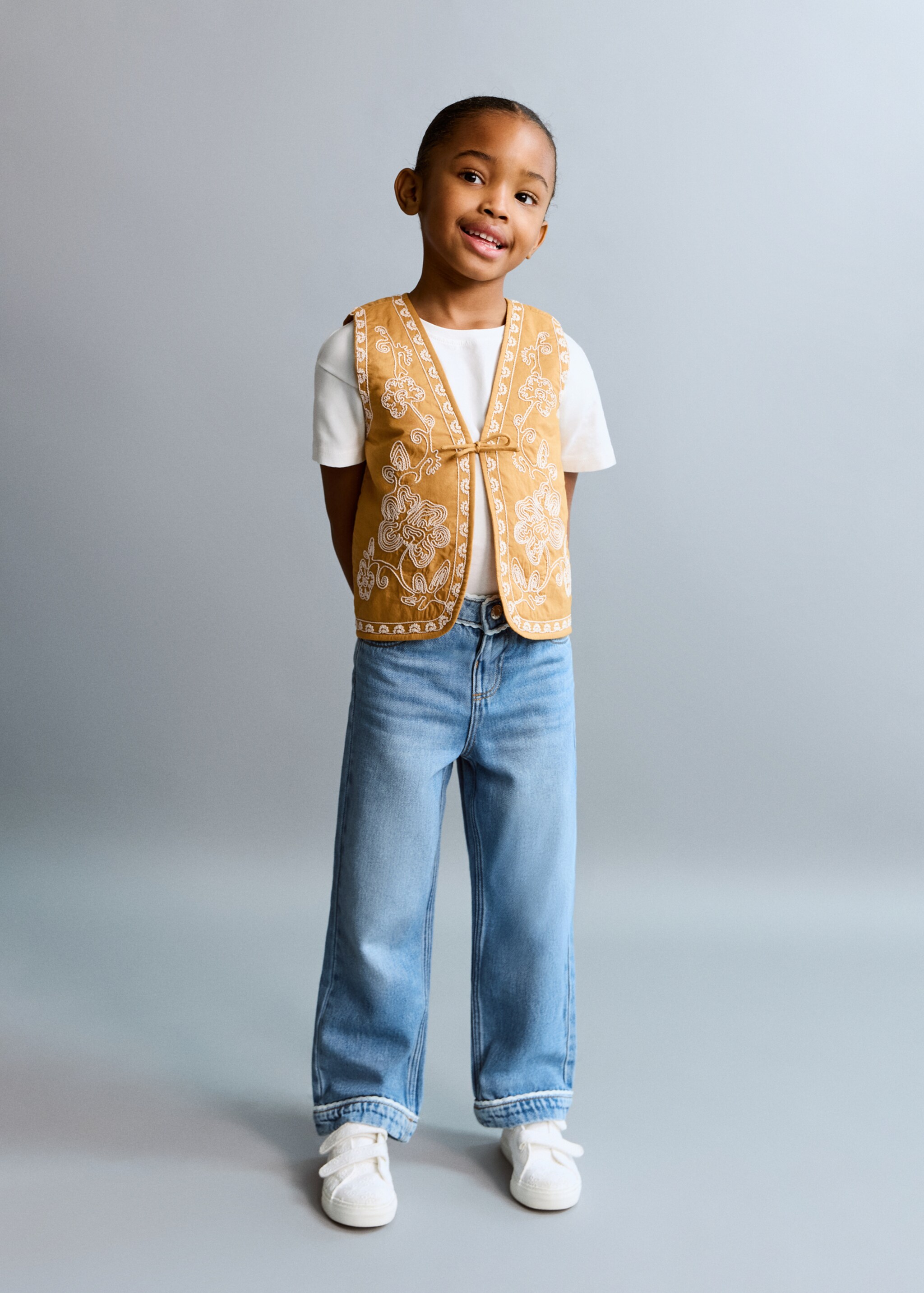 Chaleco bordado flores - Plano general, Mostaza. Ref: 27054427-00.