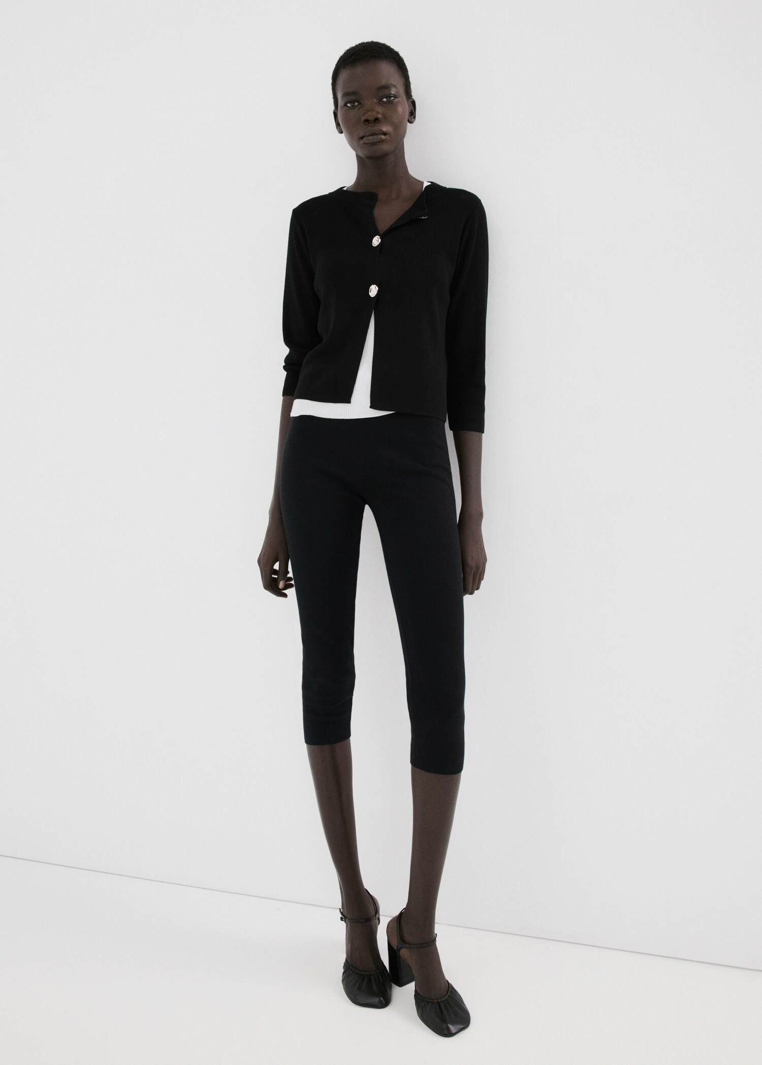 Knitted cardigan with jewel button - General plane