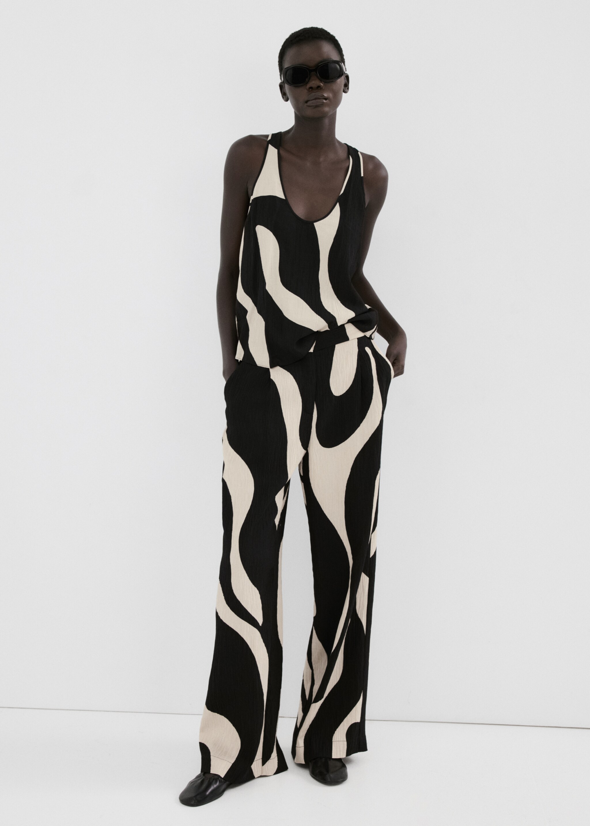 Printed crop top - General plane, Black. Ref: 27055833-00.