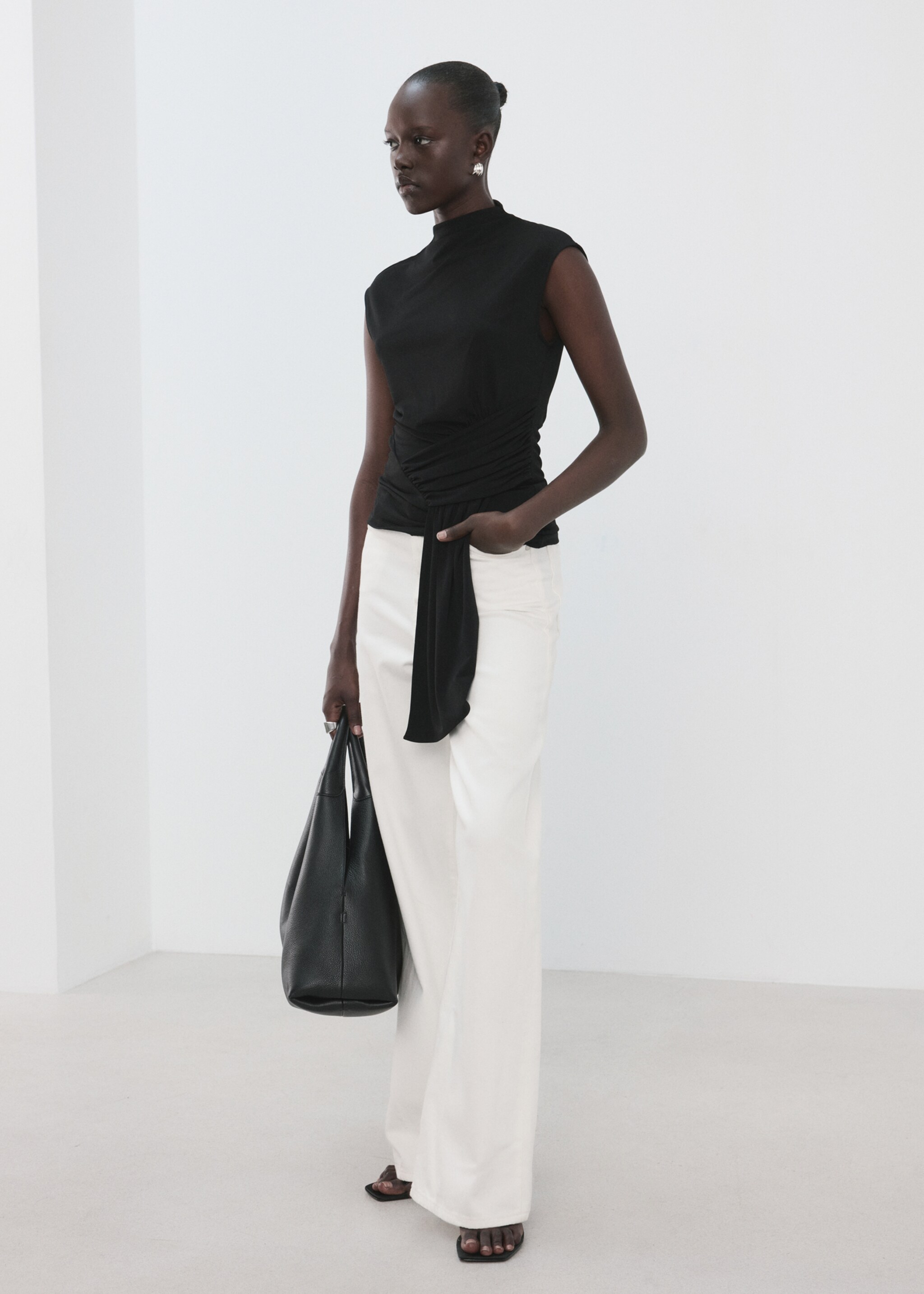 Ruched detail top - General plane, Black. Ref: 27055843-00.