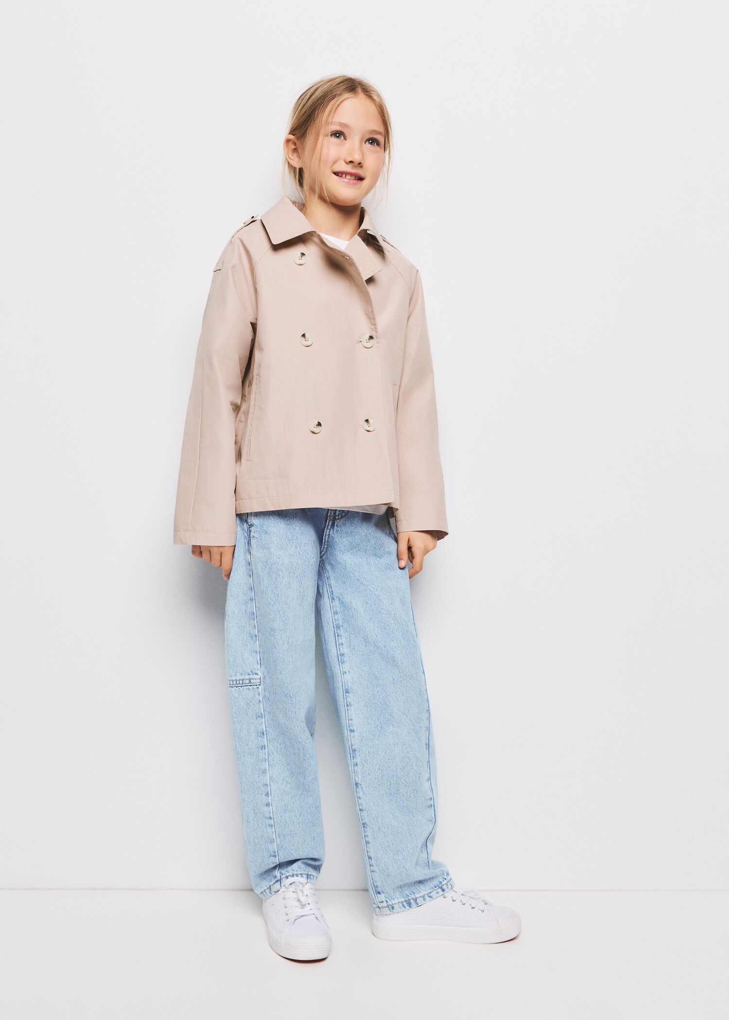 Double-breasted trench coat - General plane