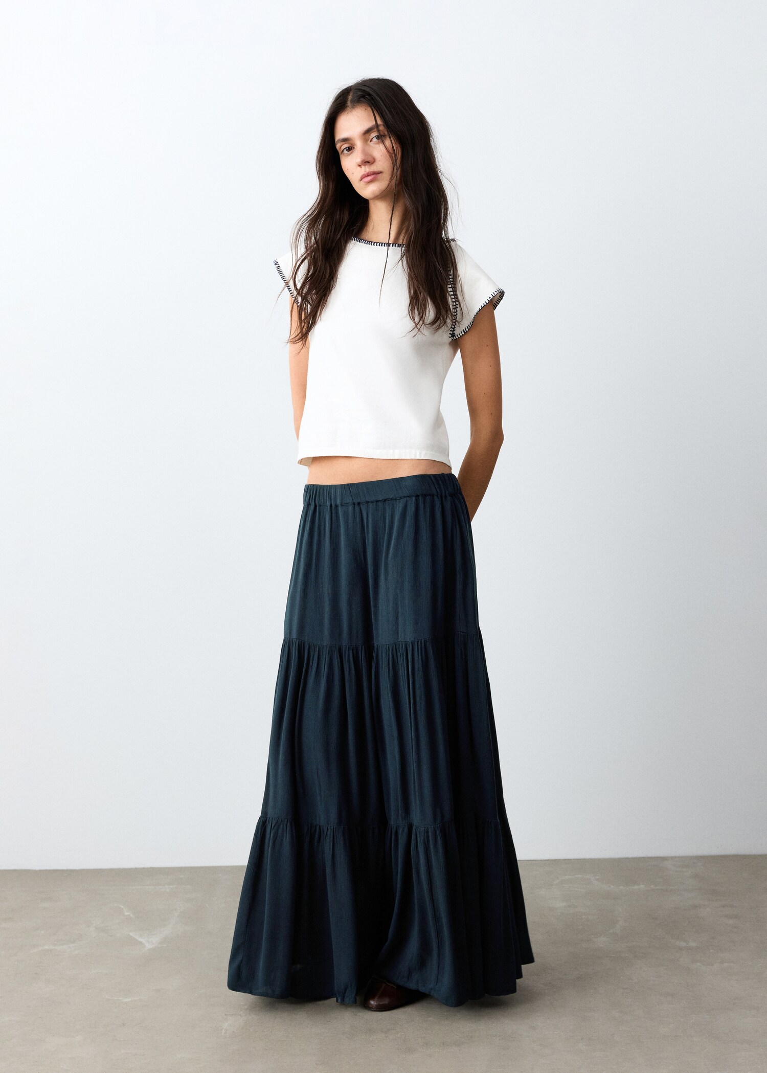 Flowing panel skirt - General plane