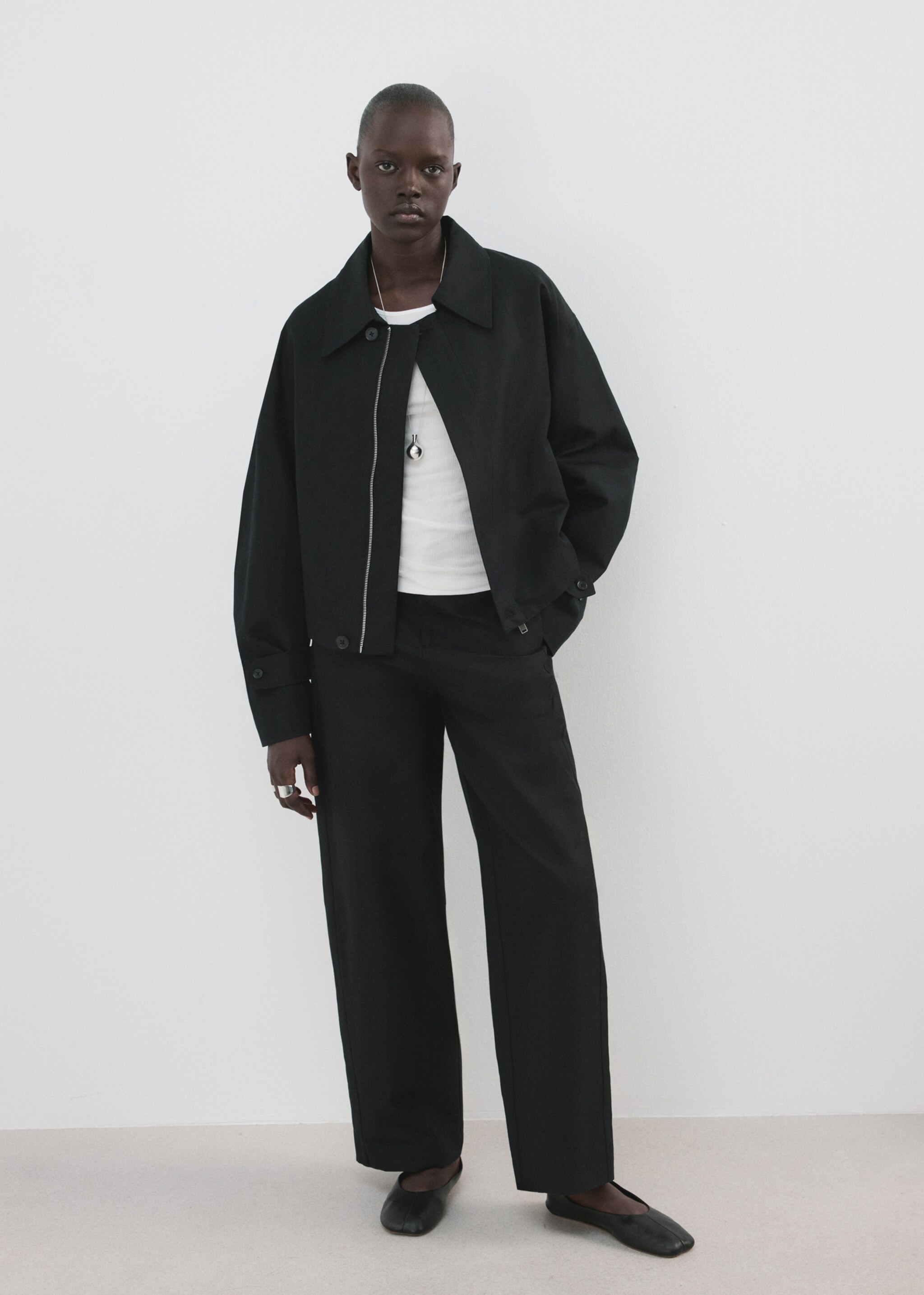 Linen high-waist trousers - General plane, Black. Ref: 27056346-00.