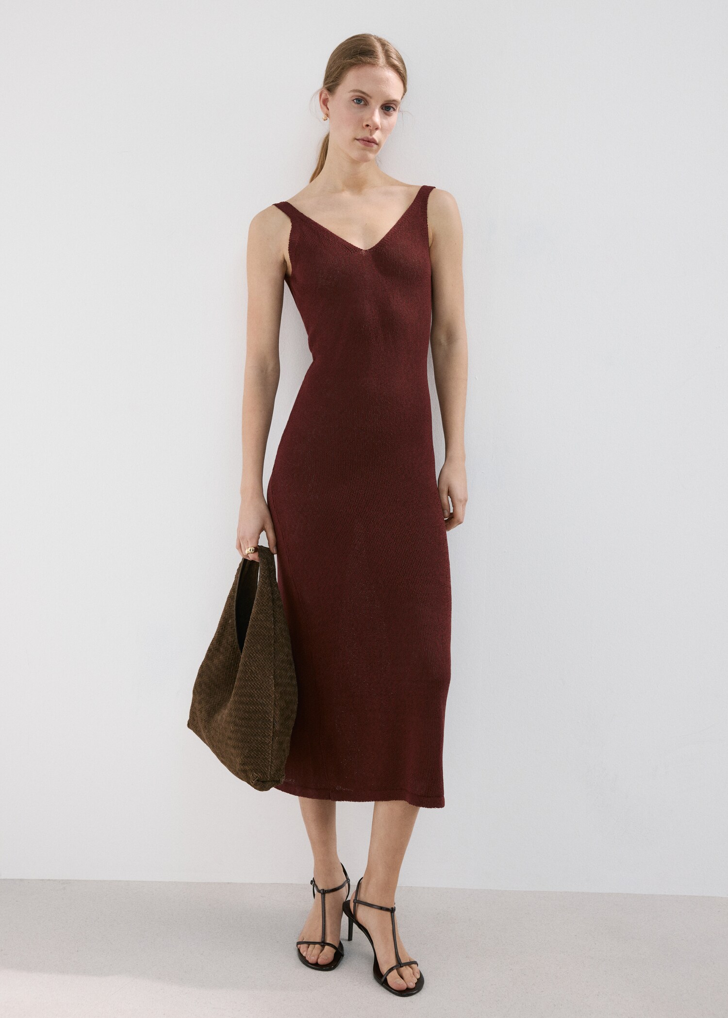 V-neck knitted dress - General plane