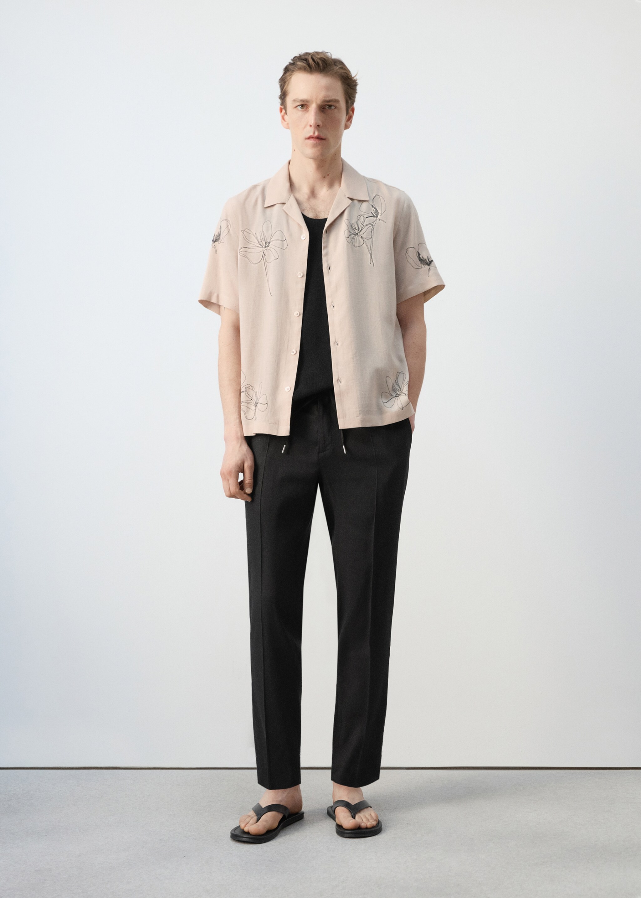 Pantalón slim fit lino cordón - Plano general, Negro. Ref: 27057895-00.