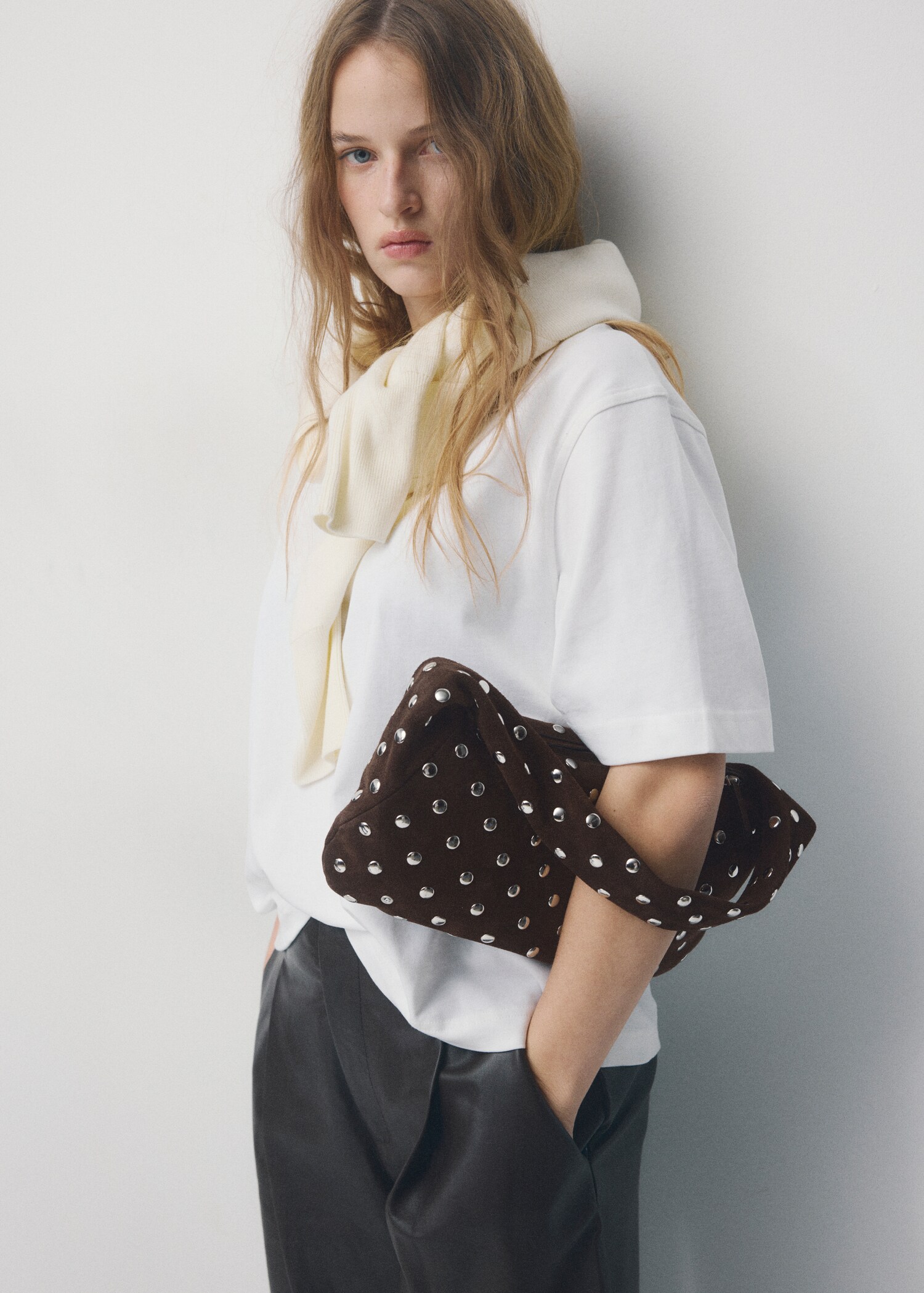 Studded leather shoulder bag - General plane