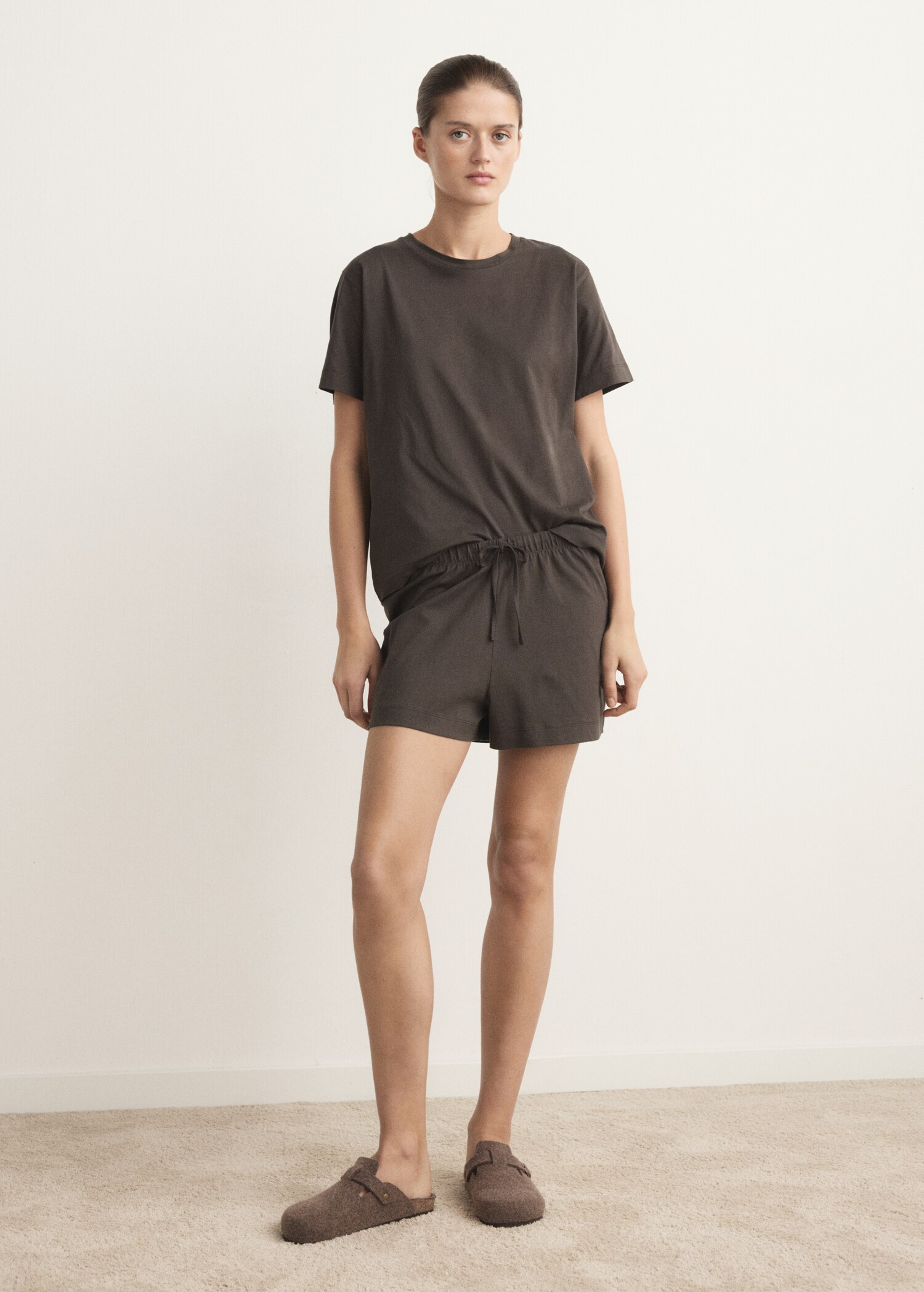 Cotton two-piece short-sleeved pyjamas - General plane