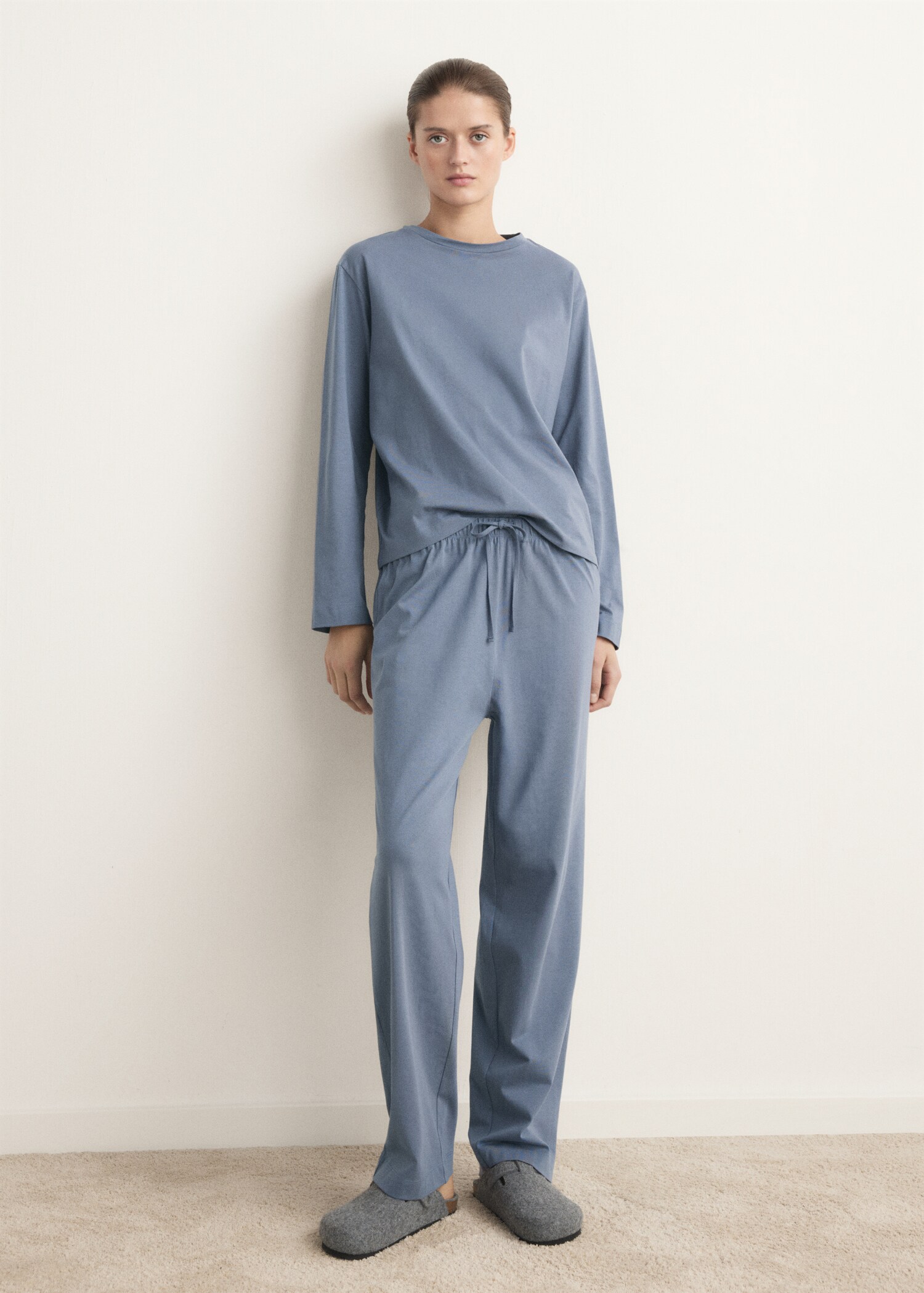 Cotton two-piece short-sleeved pyjamas - General plane