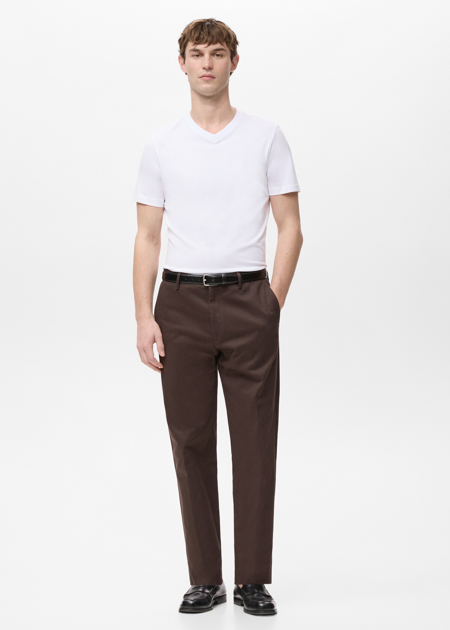 Camiseta 100% algodón cuello pico slim fit - Plano general