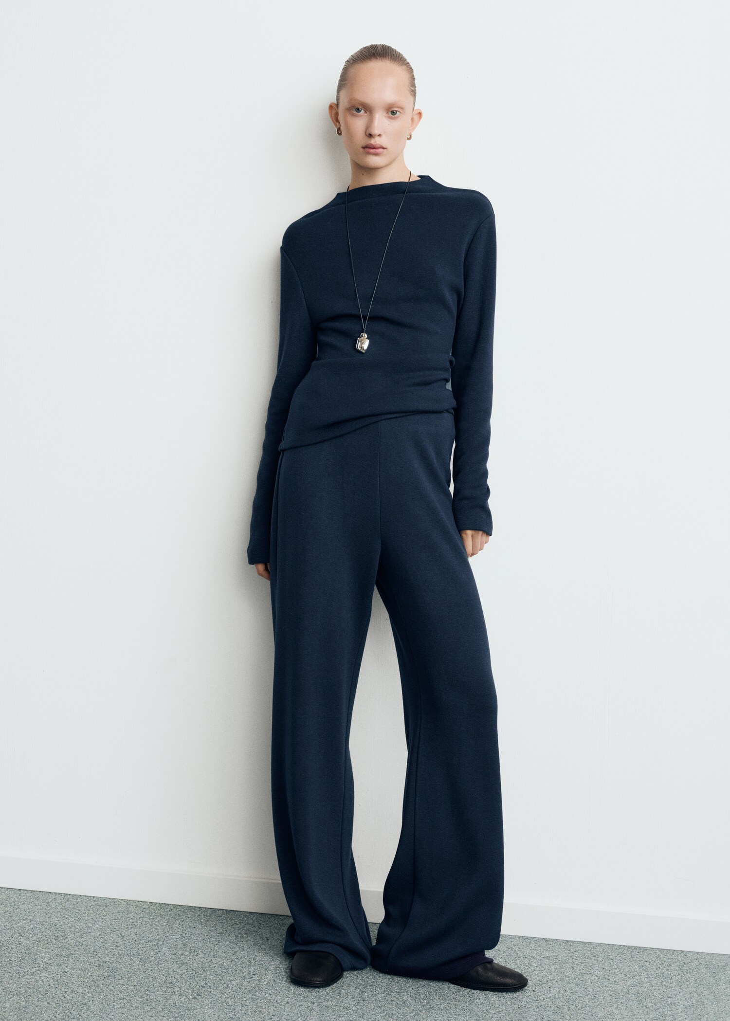 Straight-fit trousers with elastic waist - General plane