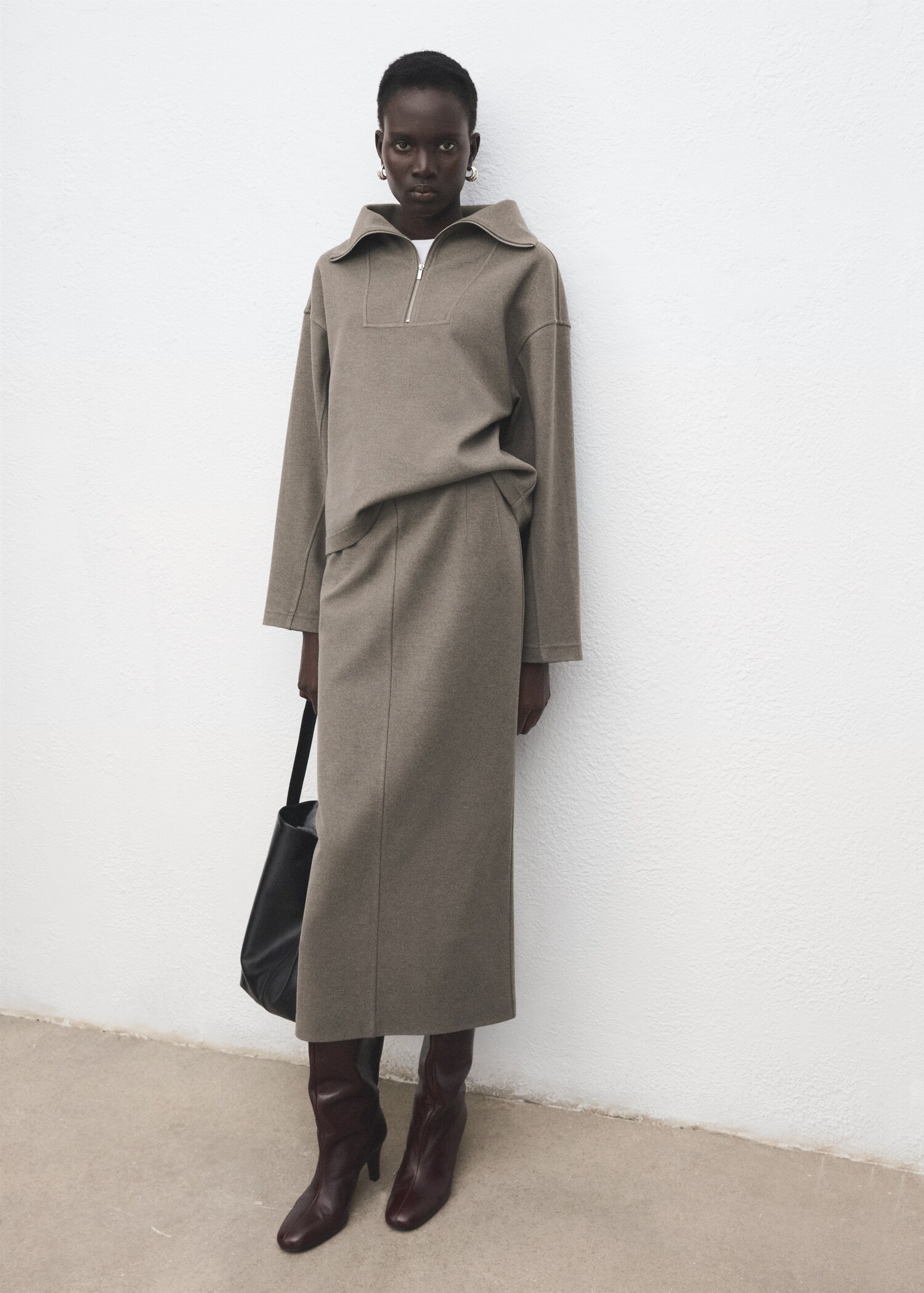 تنورة على شكل قلم بفتحة - رؤية عامة