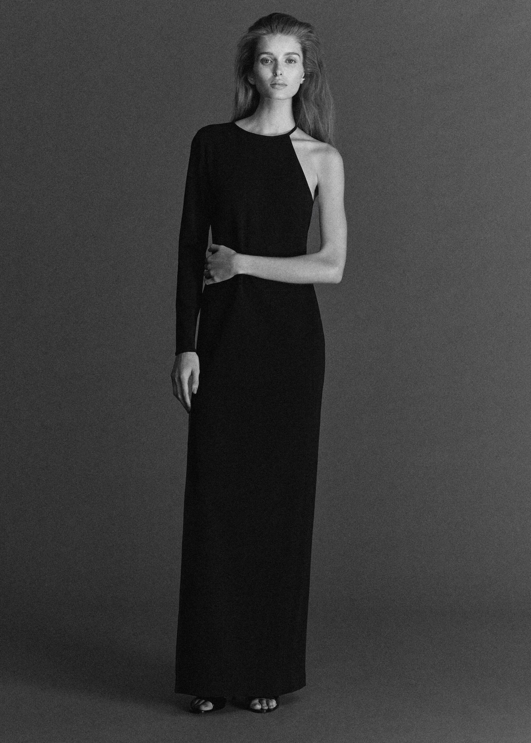 Asymmetrische jurk met open rug - Overzichtstekening, Zwart. Ref: 27061290-00.