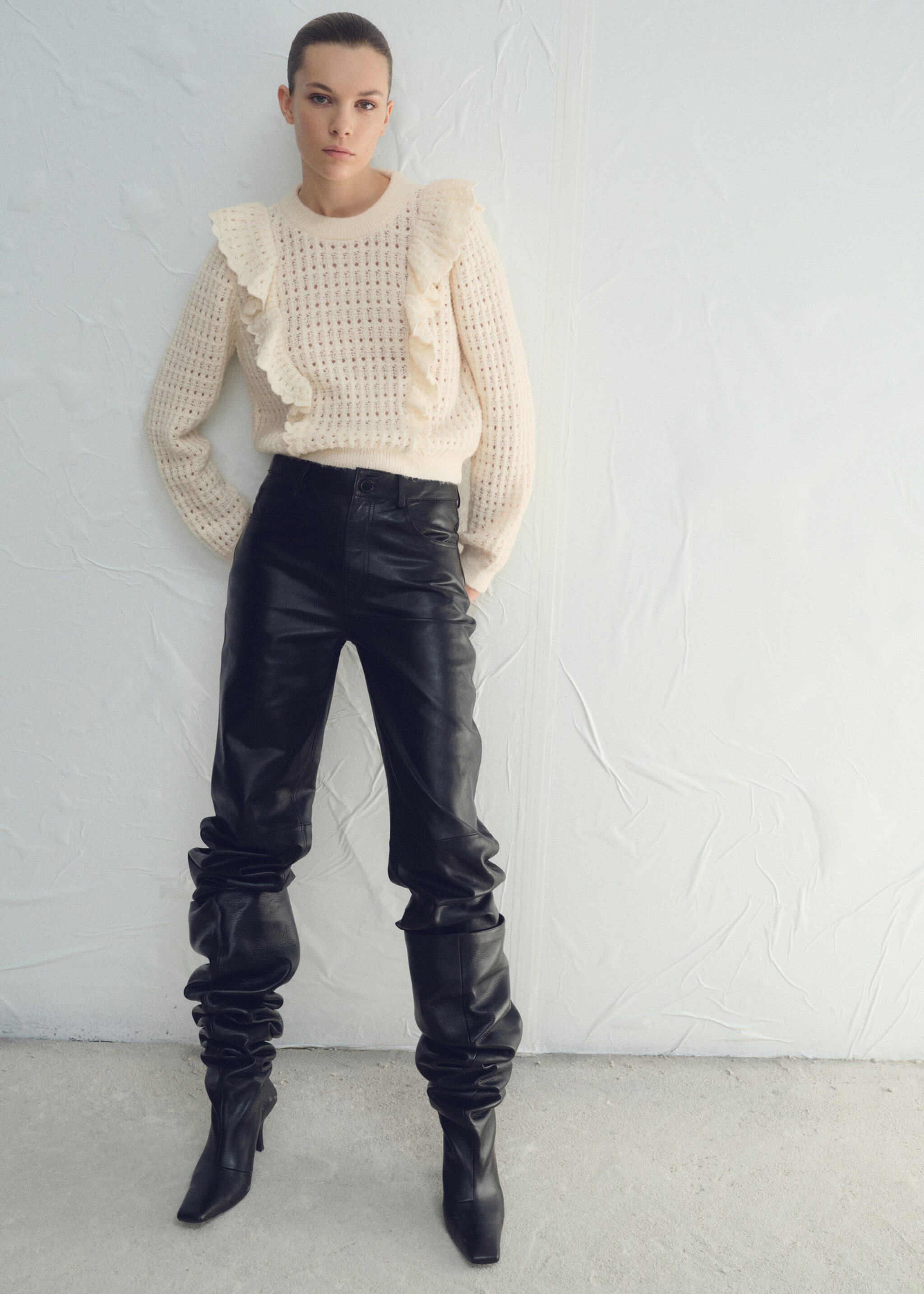 Openwork knitted sweater with ruffles - General plane, Ecru. Ref: 27061344-00.