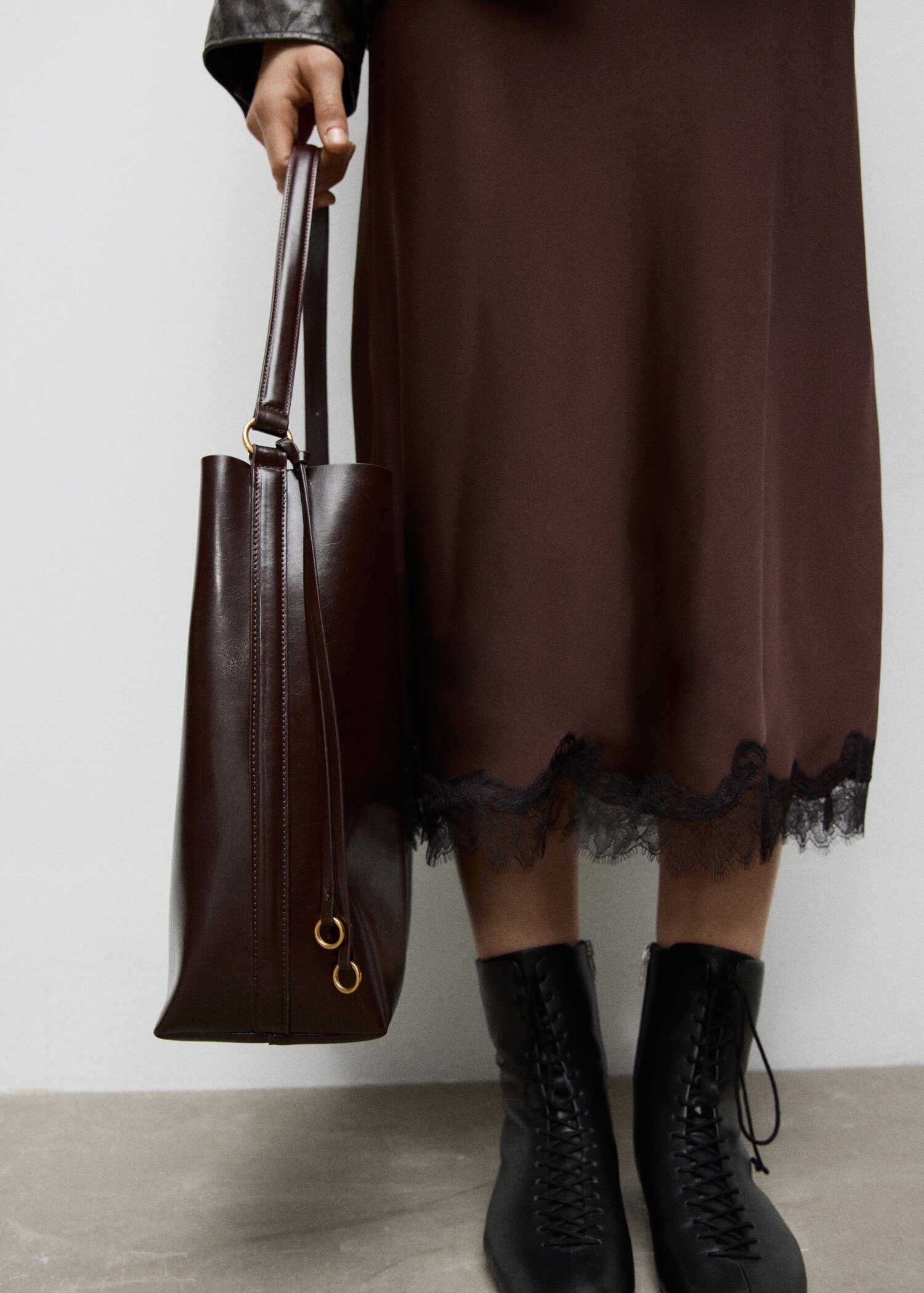 Sac porté épaule finition brillante - Plan général