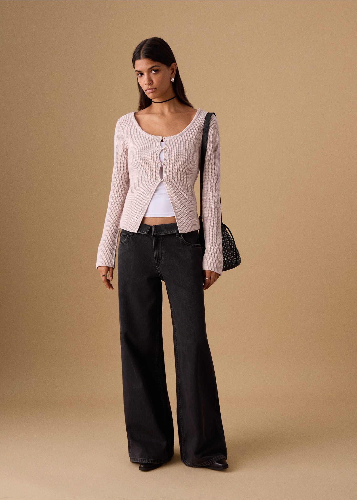 Knitted button cardigan - General plane