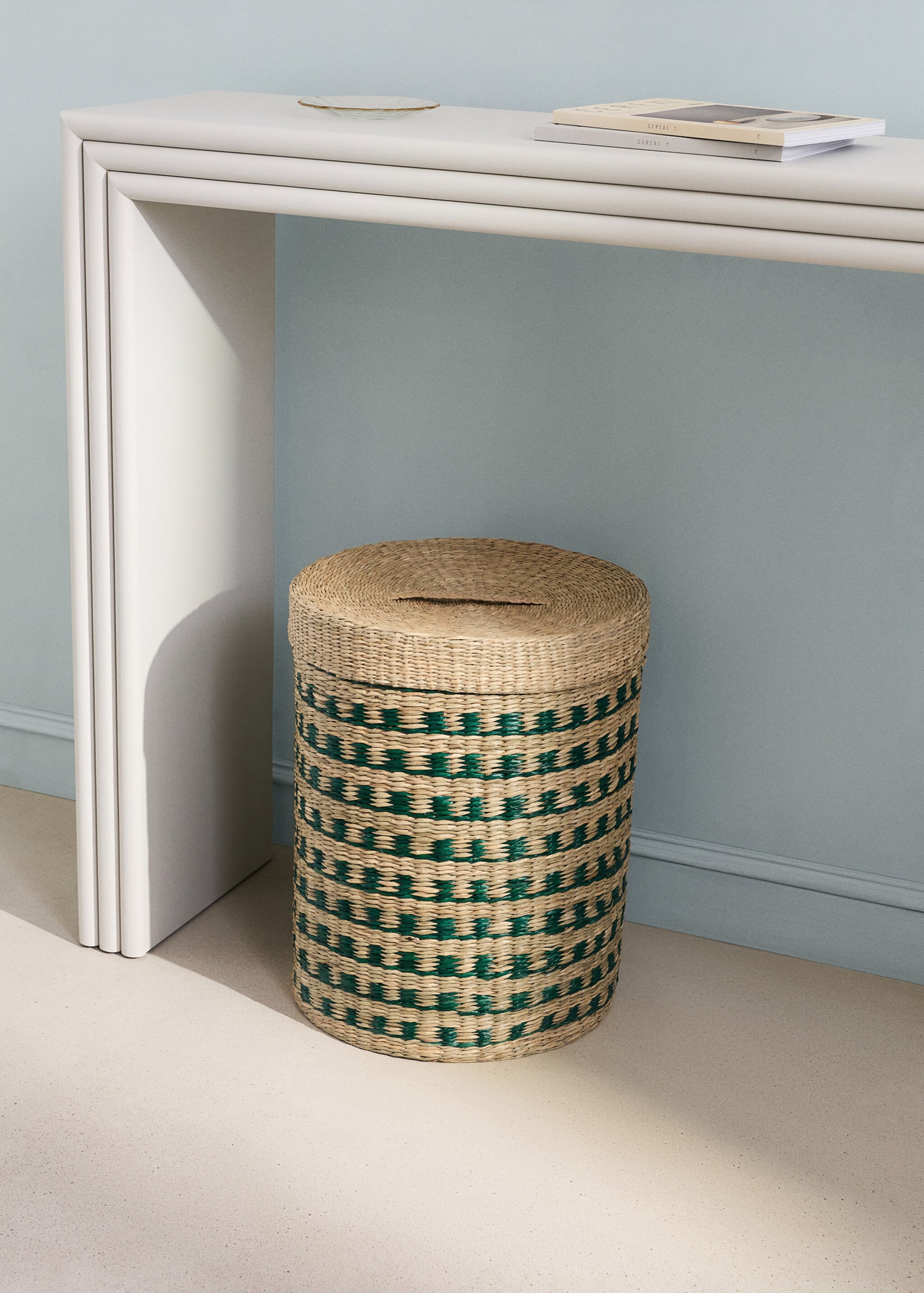 Cistella llarga fibres naturals bicolor - Pla general, Verd pastel. Ref: 27062895-00.