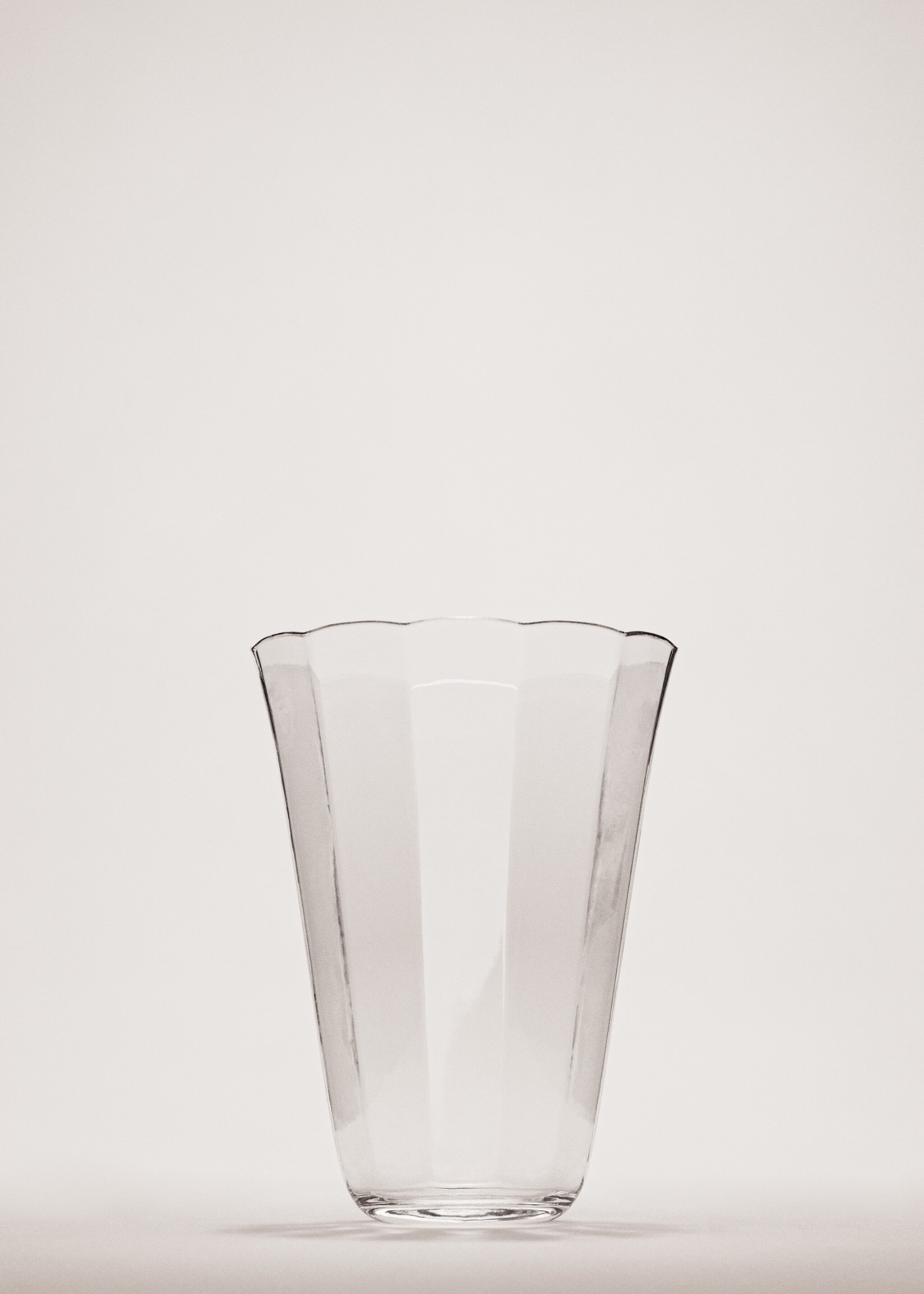 Ποτήρι από βοριοπυριτικό γυαλί με κυματιστή μορφή - Γενικό πλάνο, Γκρι Πάγου. Ref: 27062911-00.