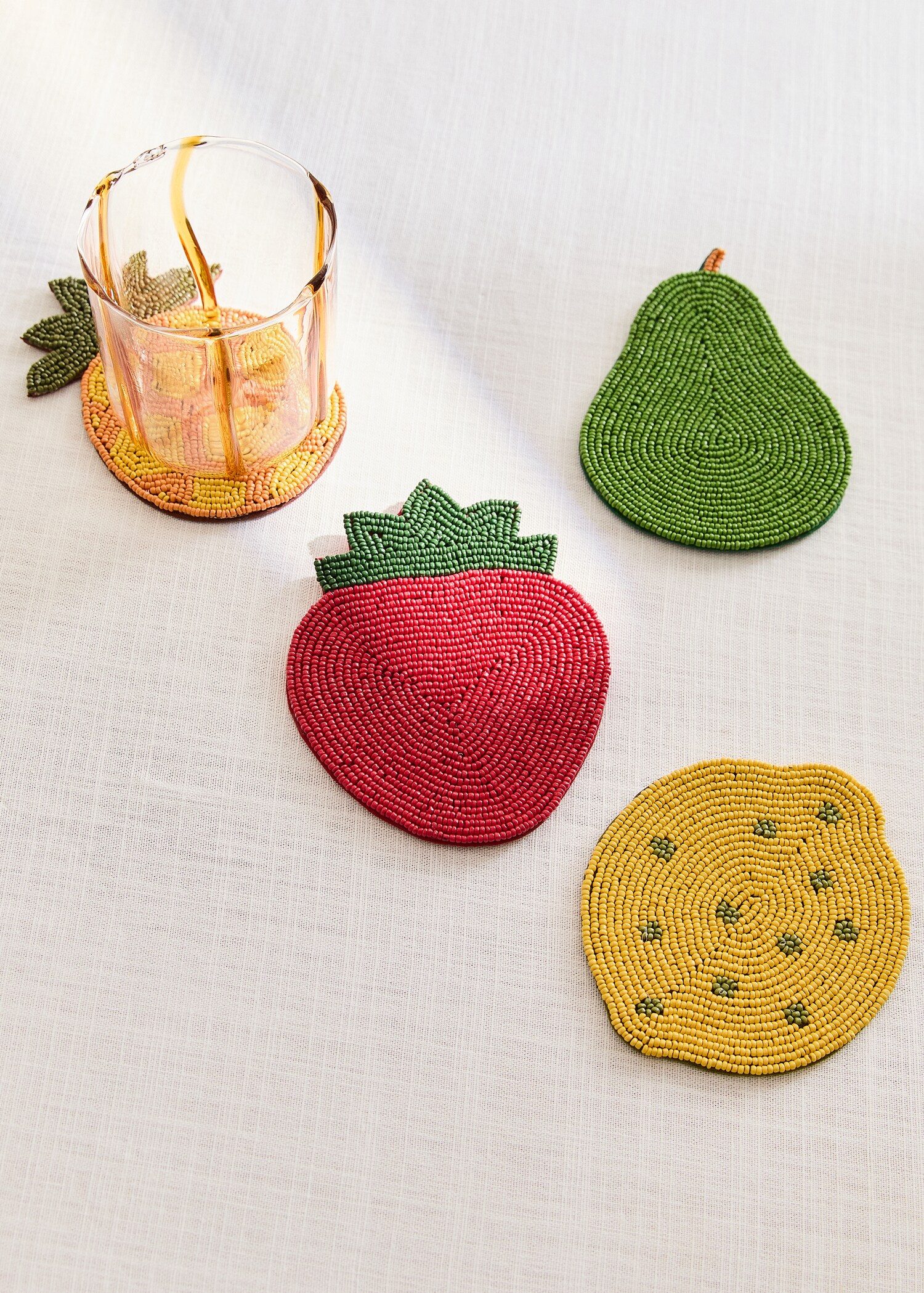 Beaded fruit-shaped coasters - General plane