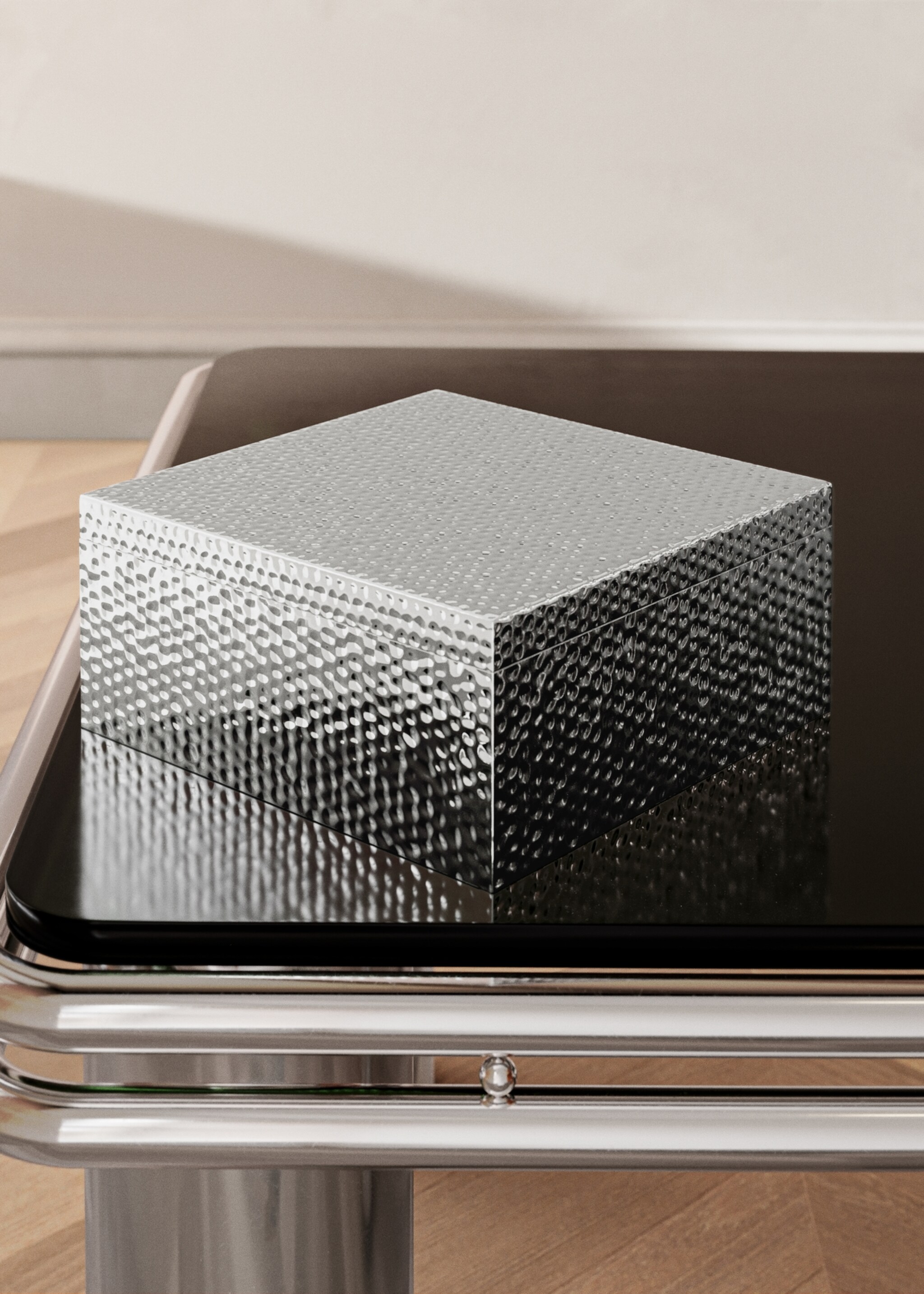 Medium hammered metal box - General plane, Silver. Ref: 27062933-00.